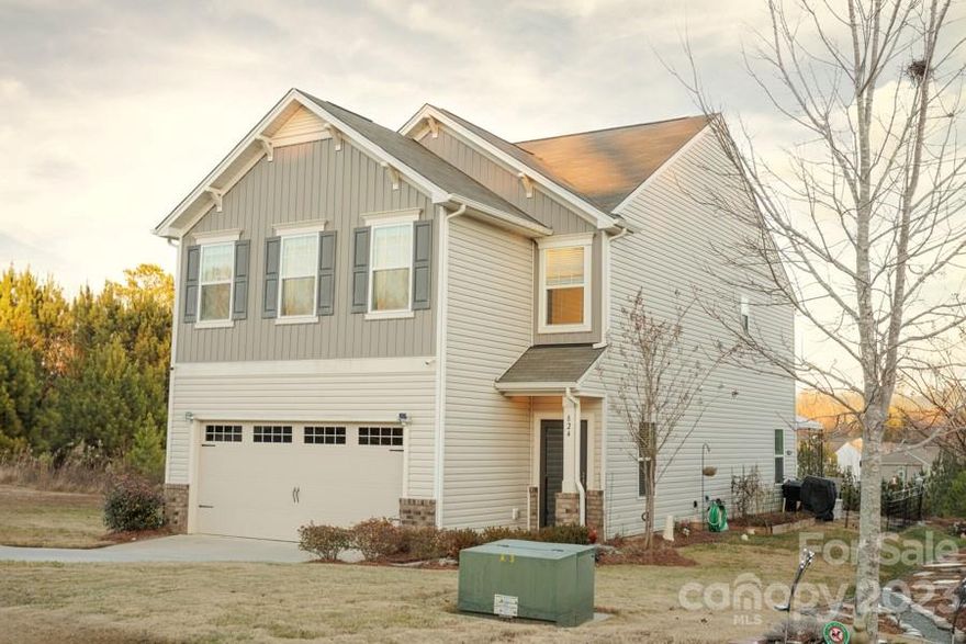 Sellers Offering up to $7000.00 for closing costs or Buy Down with an acceptable offer!. Immaculate is the best way to describe the condition of this home. Large open floor plan allows for spacious entertaining. Eat-in kitchen, large kitchen and separate office/craft room on the main floor. Upstairs has a loft and bedrooms with walk-in closets. Adjacent lot is vacate and is not buildable.