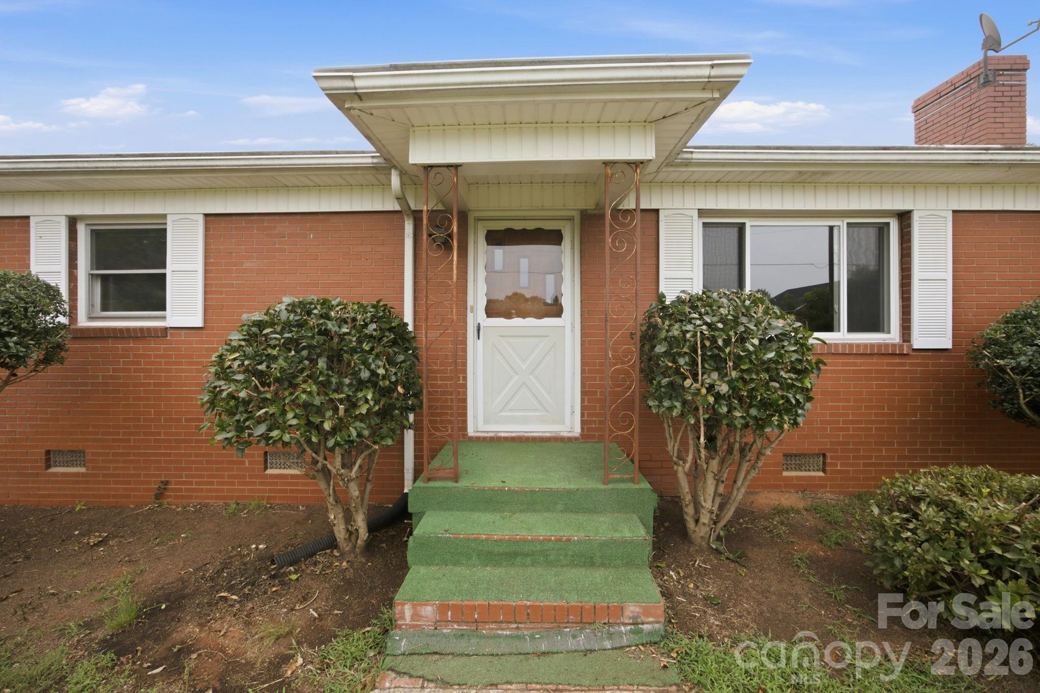 144 Rockwell Loop