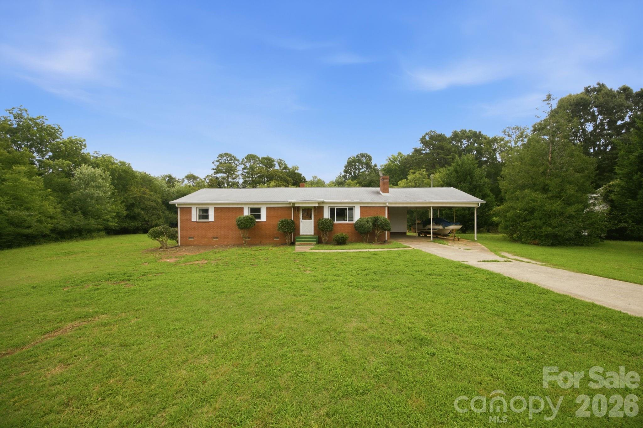 144 Rockwell Loop