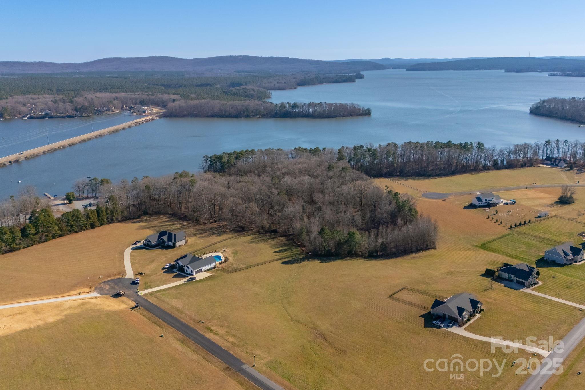 162 Houstons Hideaway None