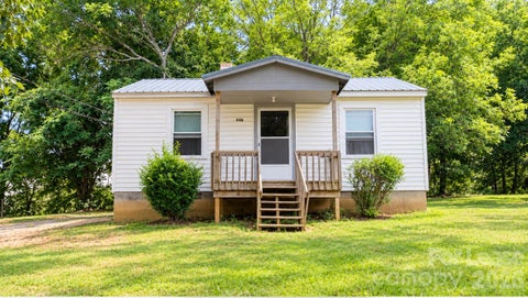 Photo of 446 Charles Street, Statesville, NC 28677 (MLS # 4437792)
