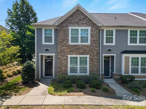Photo of 6658 Berewick Commons Parkway, Charlotte, NC 28278 (MLS # 4400971)