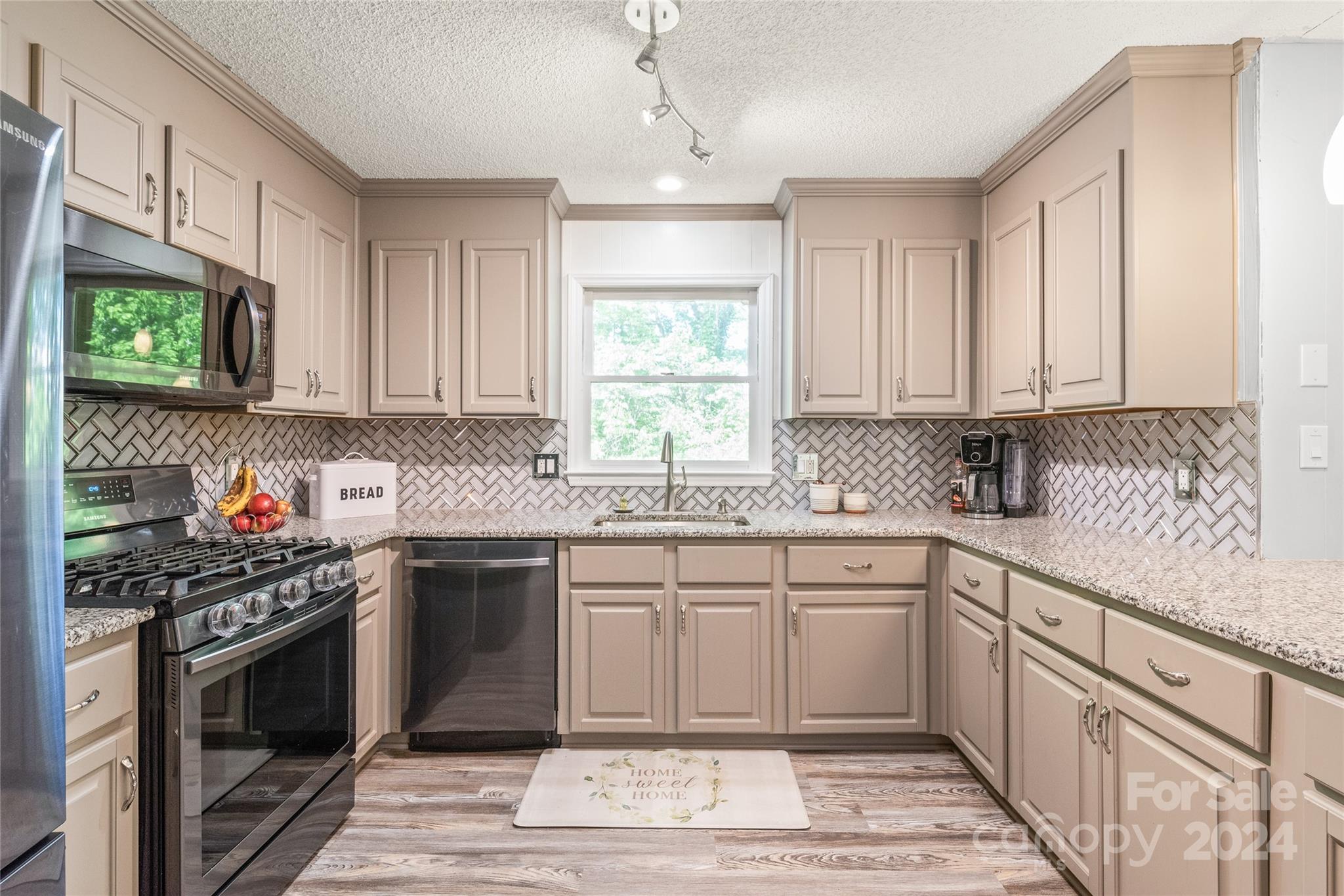 The Pines - Residential