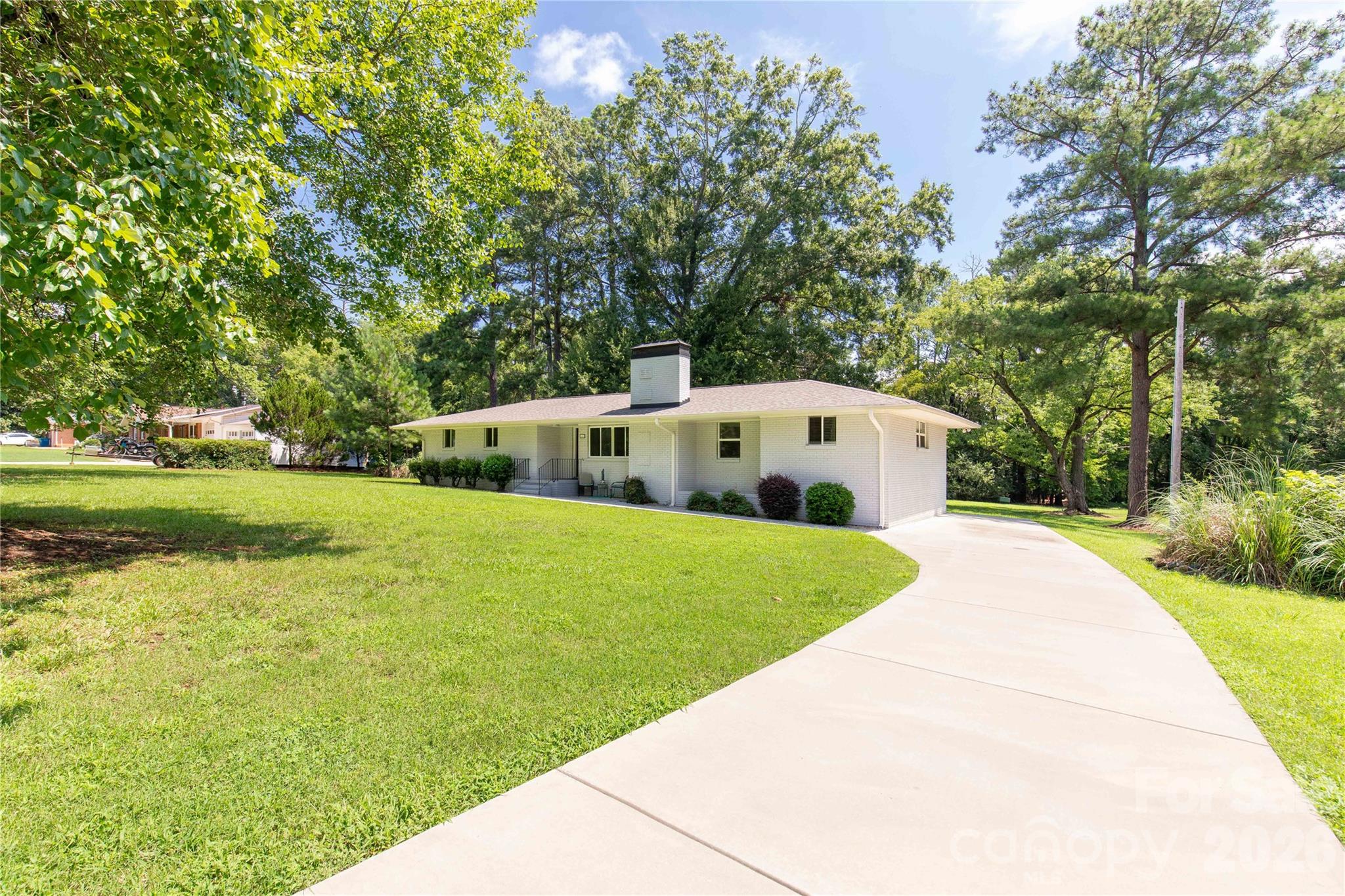 1405 Lakeview Drive