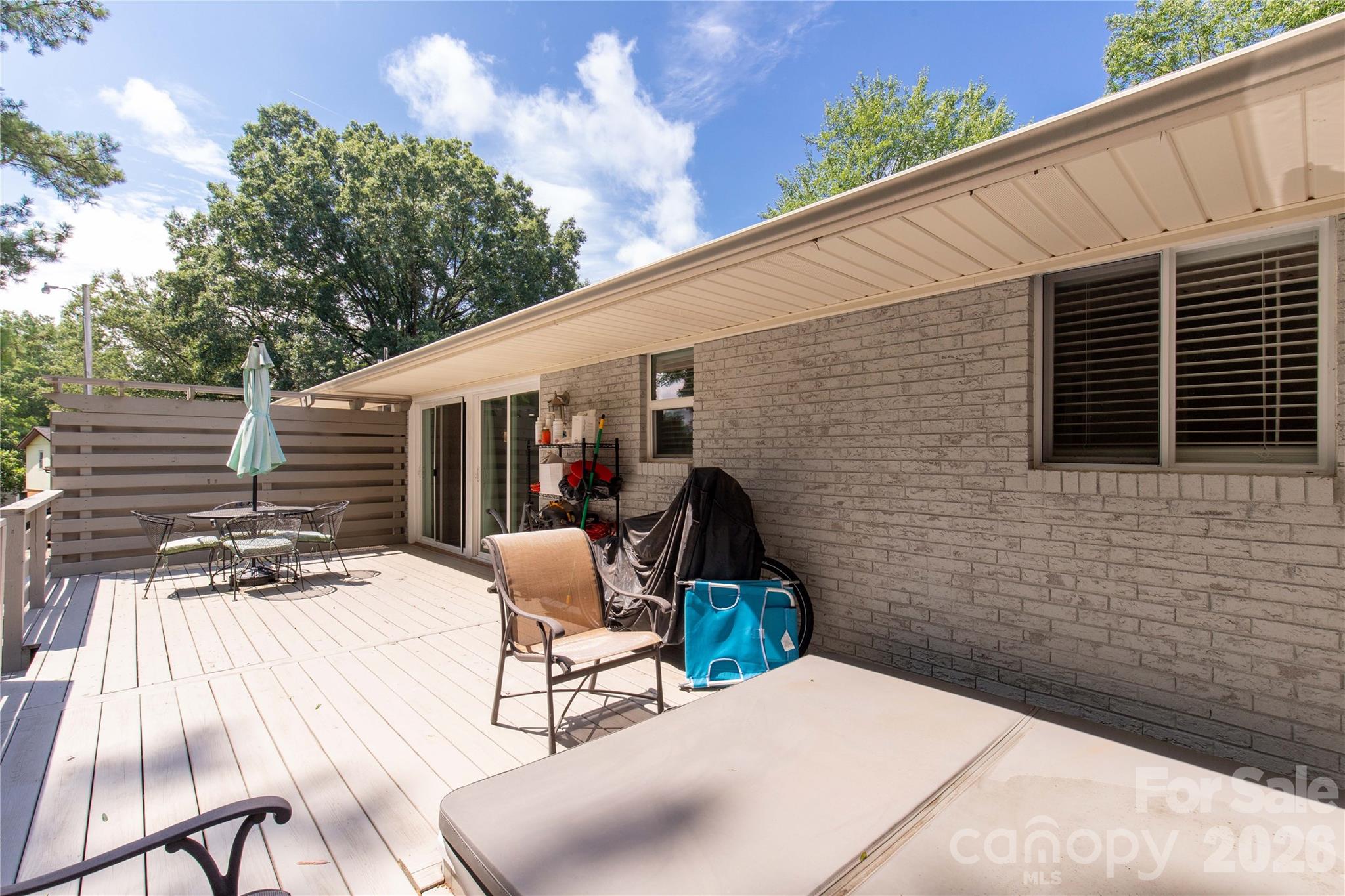 1405 Lakeview Drive