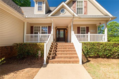 Photo of 1530 Danlee Drive, Lancaster, SC 29720 (MLS # 4369889)