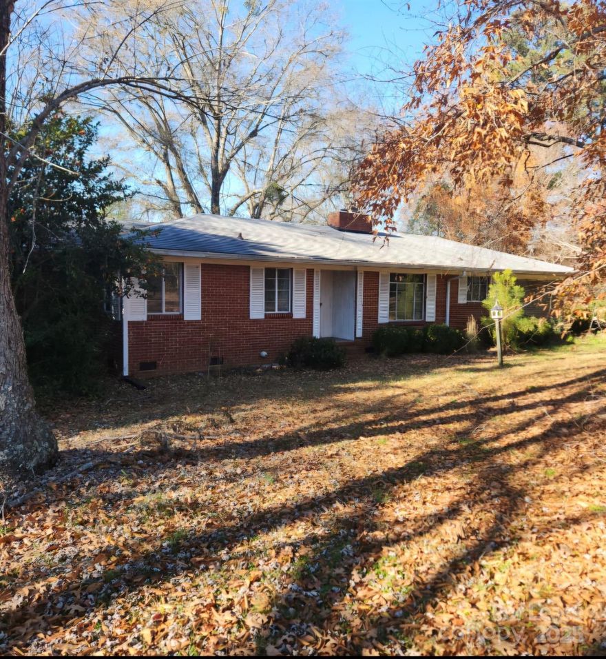 3 BR 2 full bath brick ranch for rent with single car garage.  Corner lot.  Screened/glass sunroom off the kitchen.  Den w/fireplace.  Large DR with big bay window. Home needs a little updating but come make this your home!  Basement is accessed from outside with garage door. Tenant is responsible for ALL utilities.  6 month to 1 yr lease required.