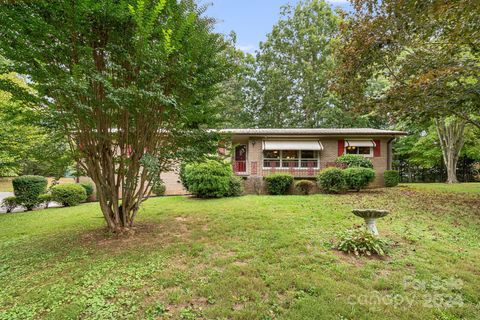 204 Reed Drive Flat Rock NC 28731