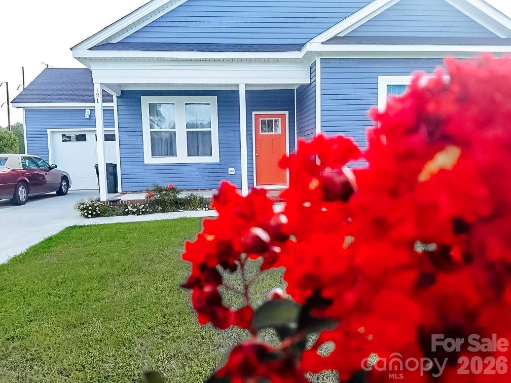 121 Meadow Ridge Lane