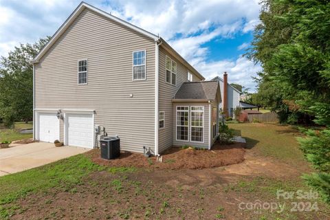 A home in Pineville