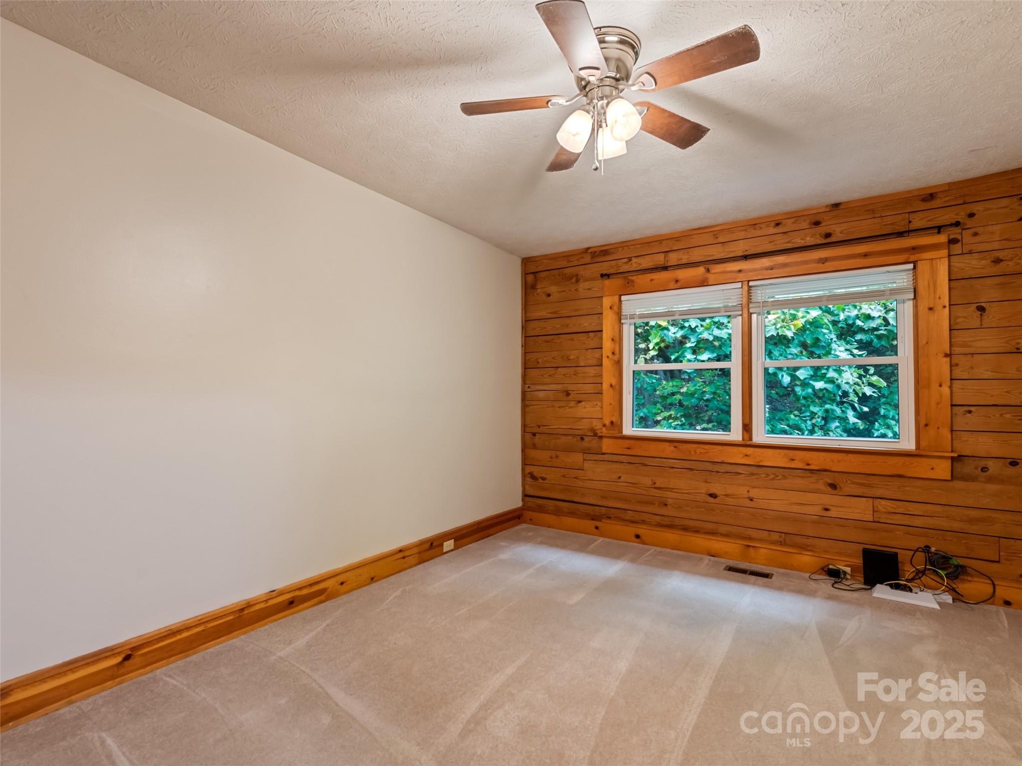 HEMLOCK VILLAS - Residential