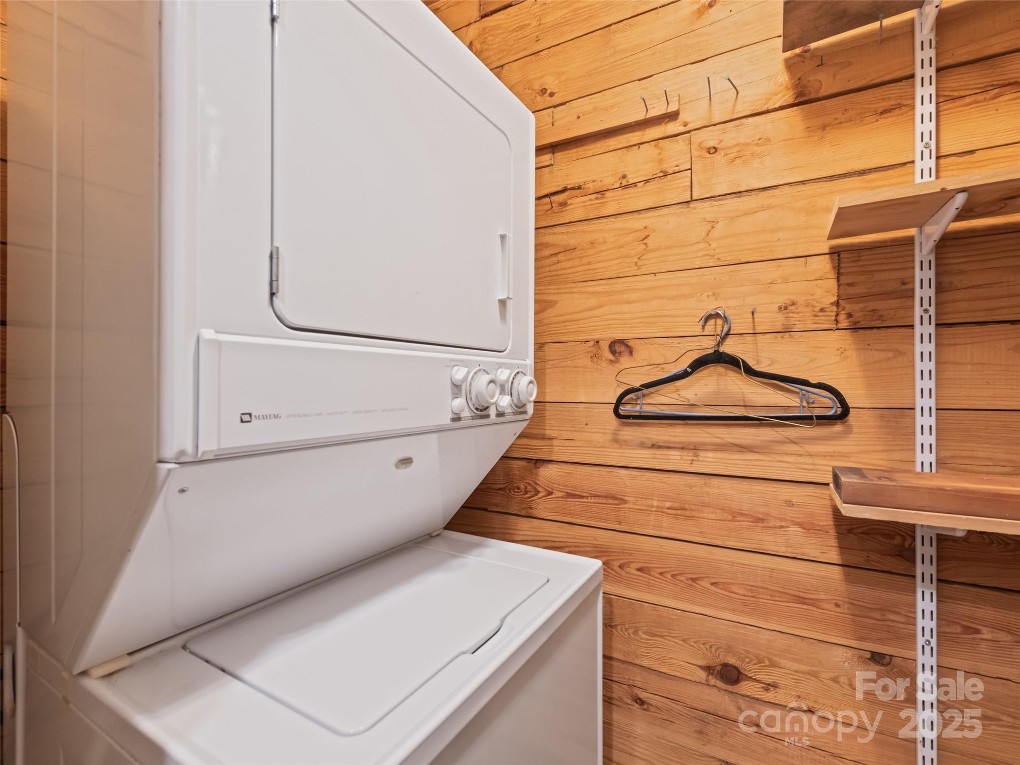 HEMLOCK VILLAS - Residential