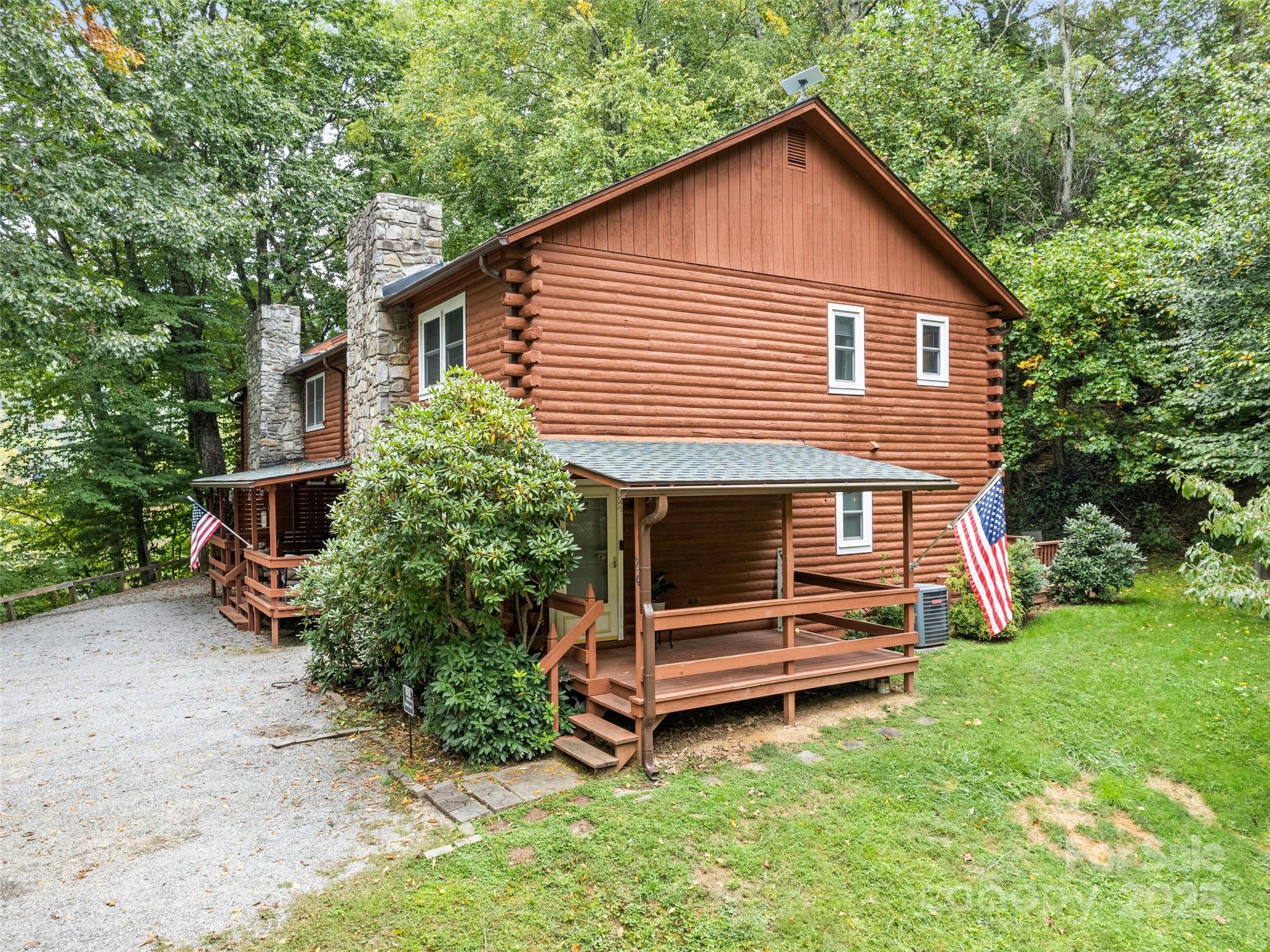 HEMLOCK VILLAS - Residential