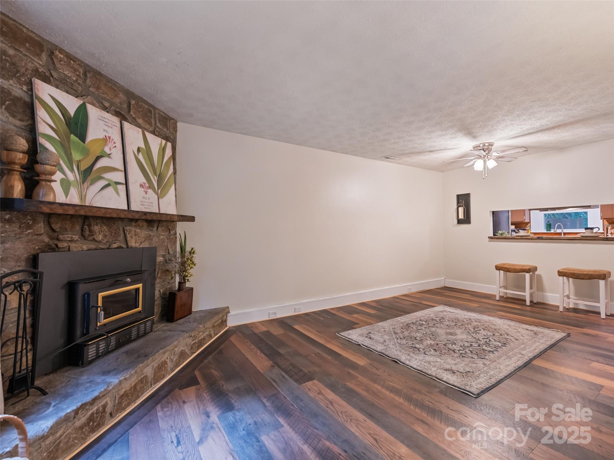 HEMLOCK VILLAS - Residential