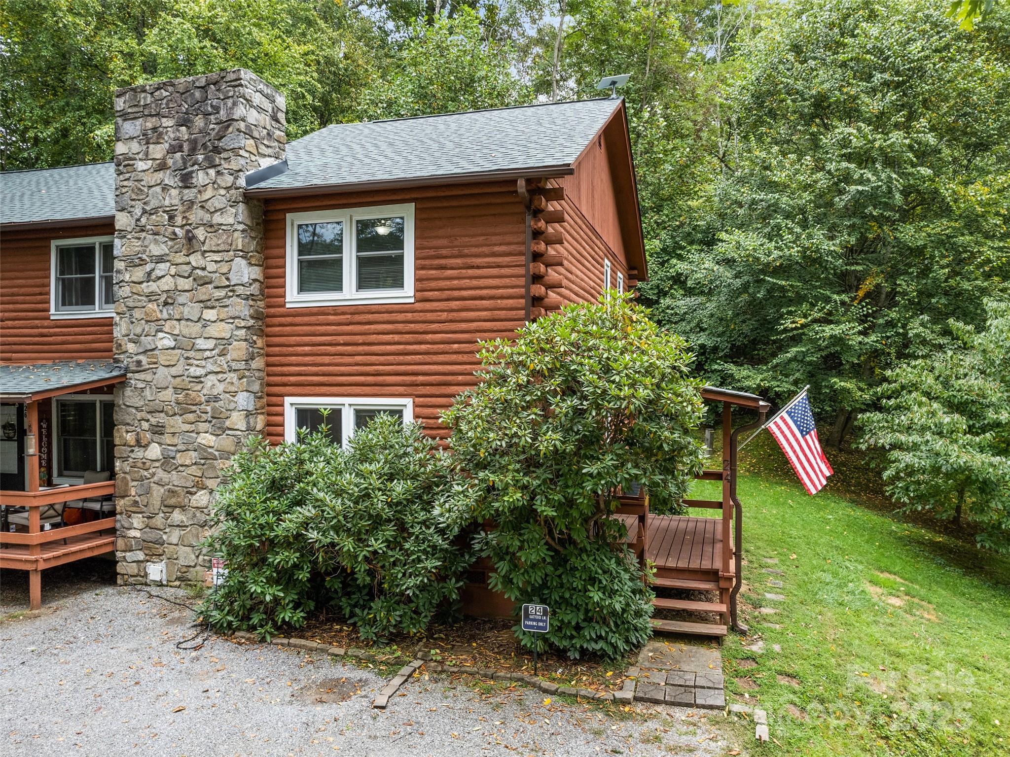 HEMLOCK VILLAS - Residential