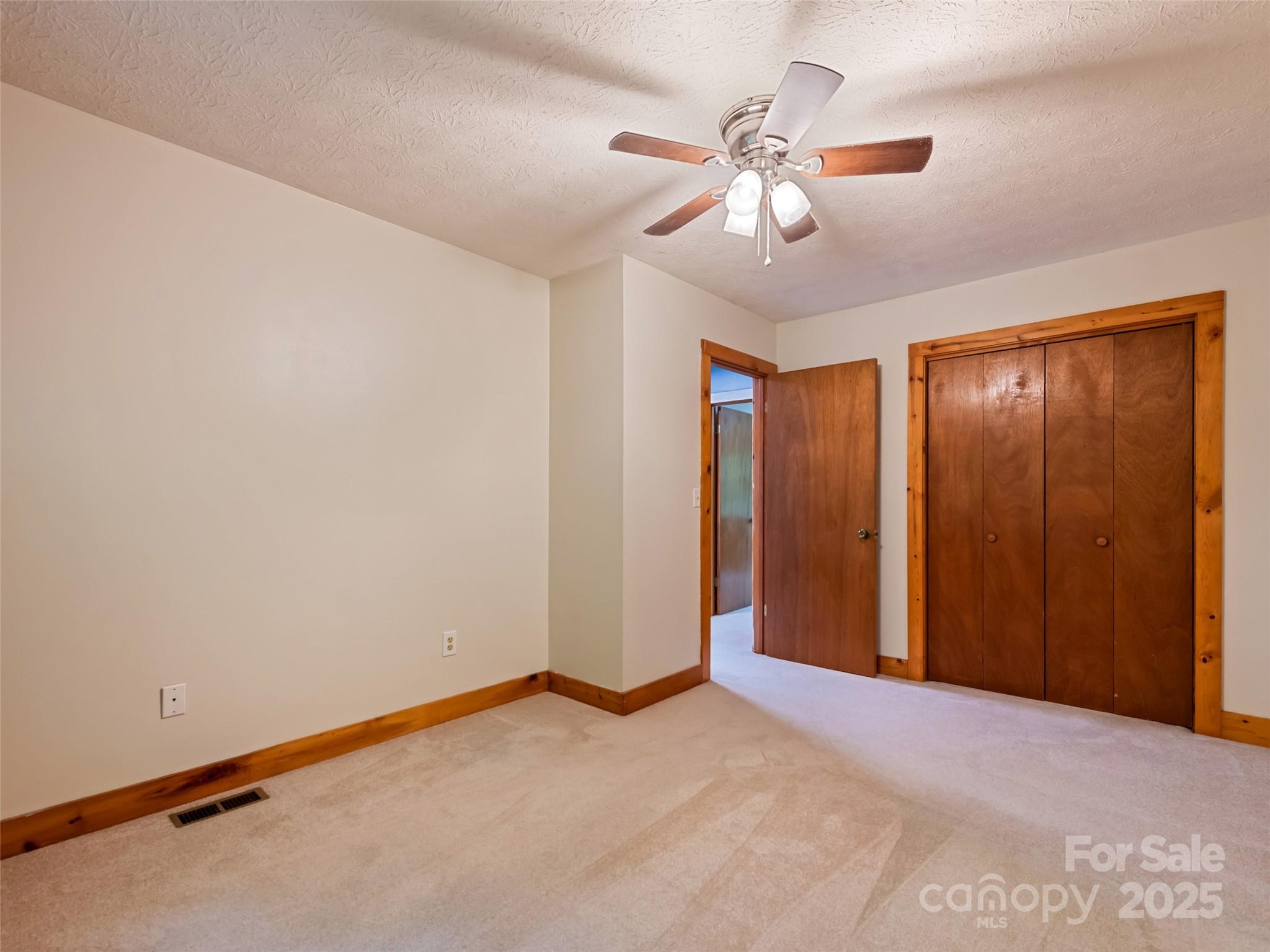 HEMLOCK VILLAS - Residential