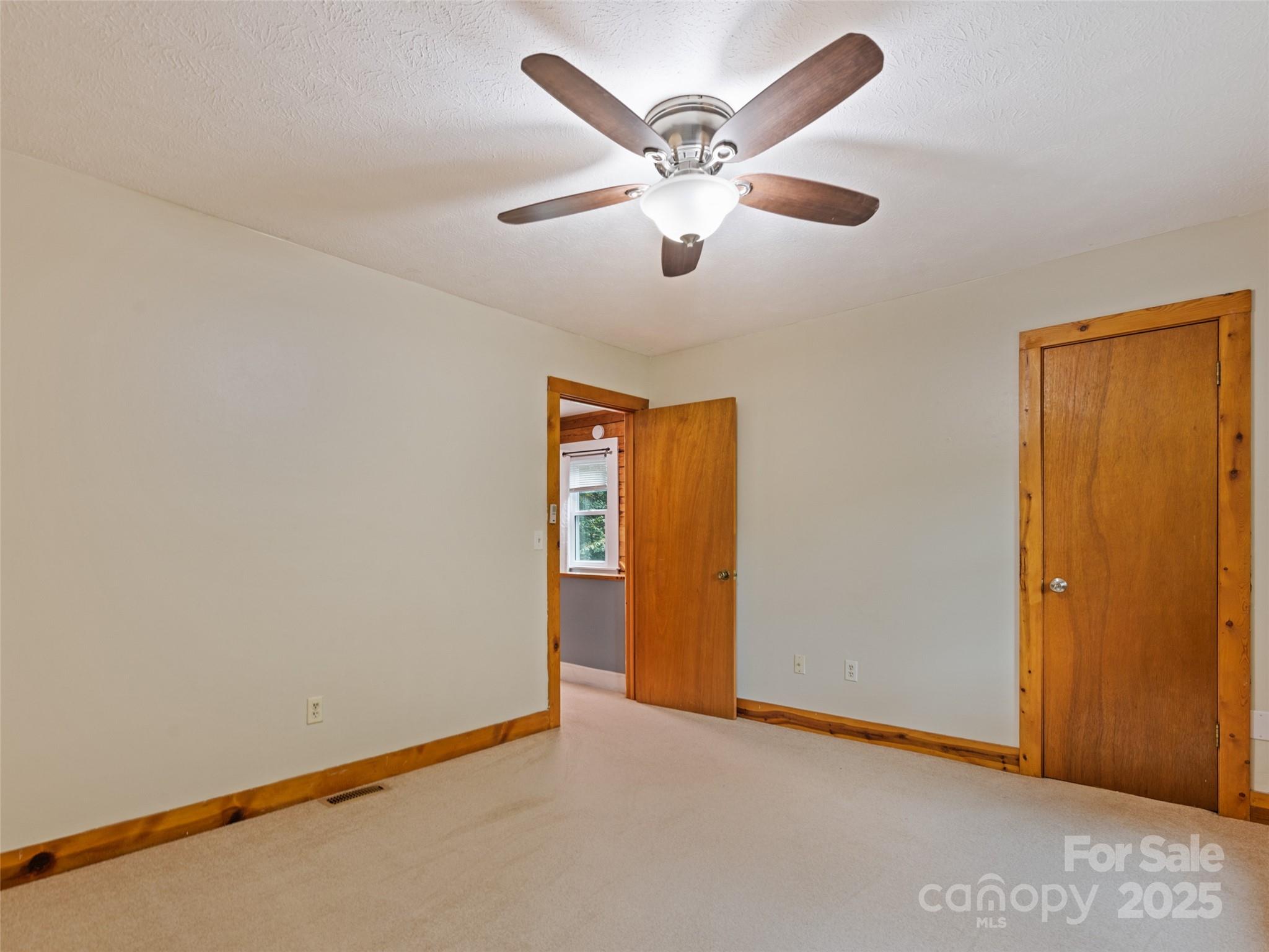 HEMLOCK VILLAS - Residential