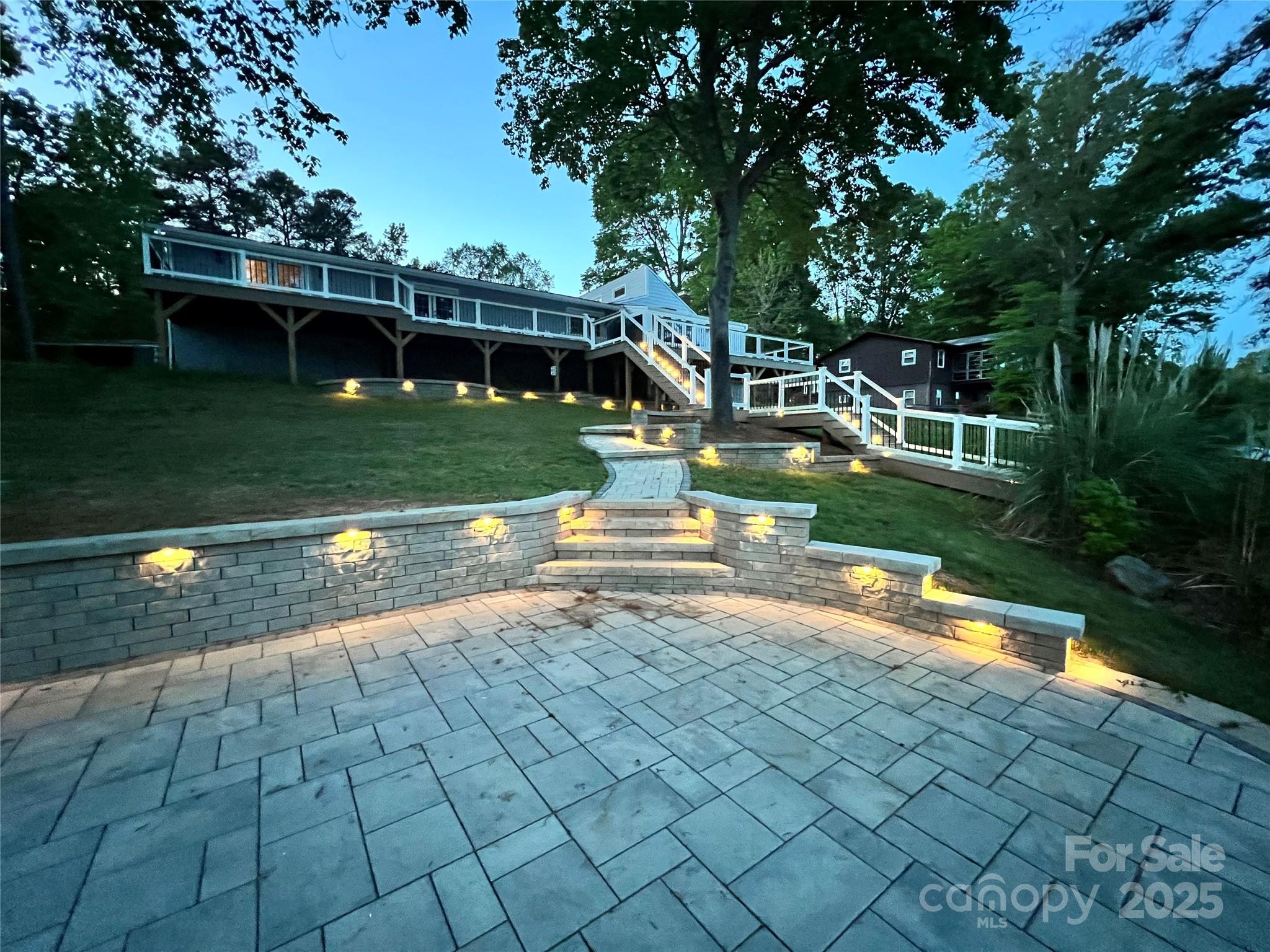 7326 Elmwood Lane