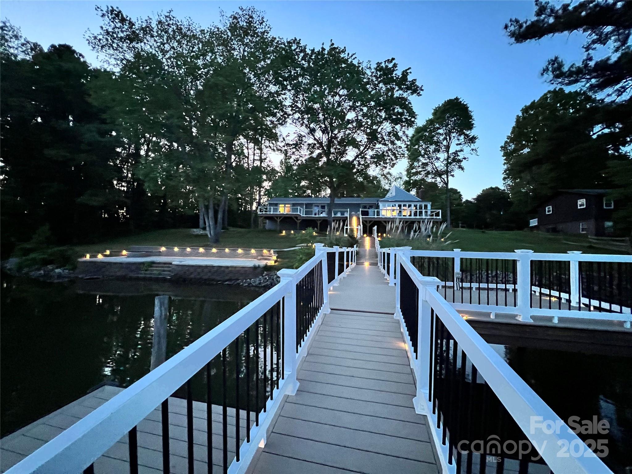 7326 Elmwood Lane