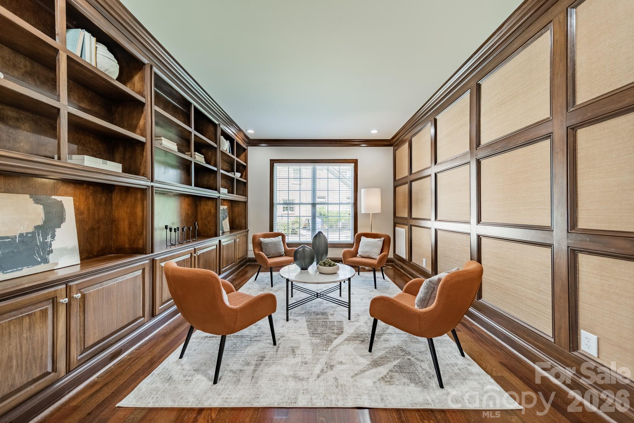 Hollister - Residential