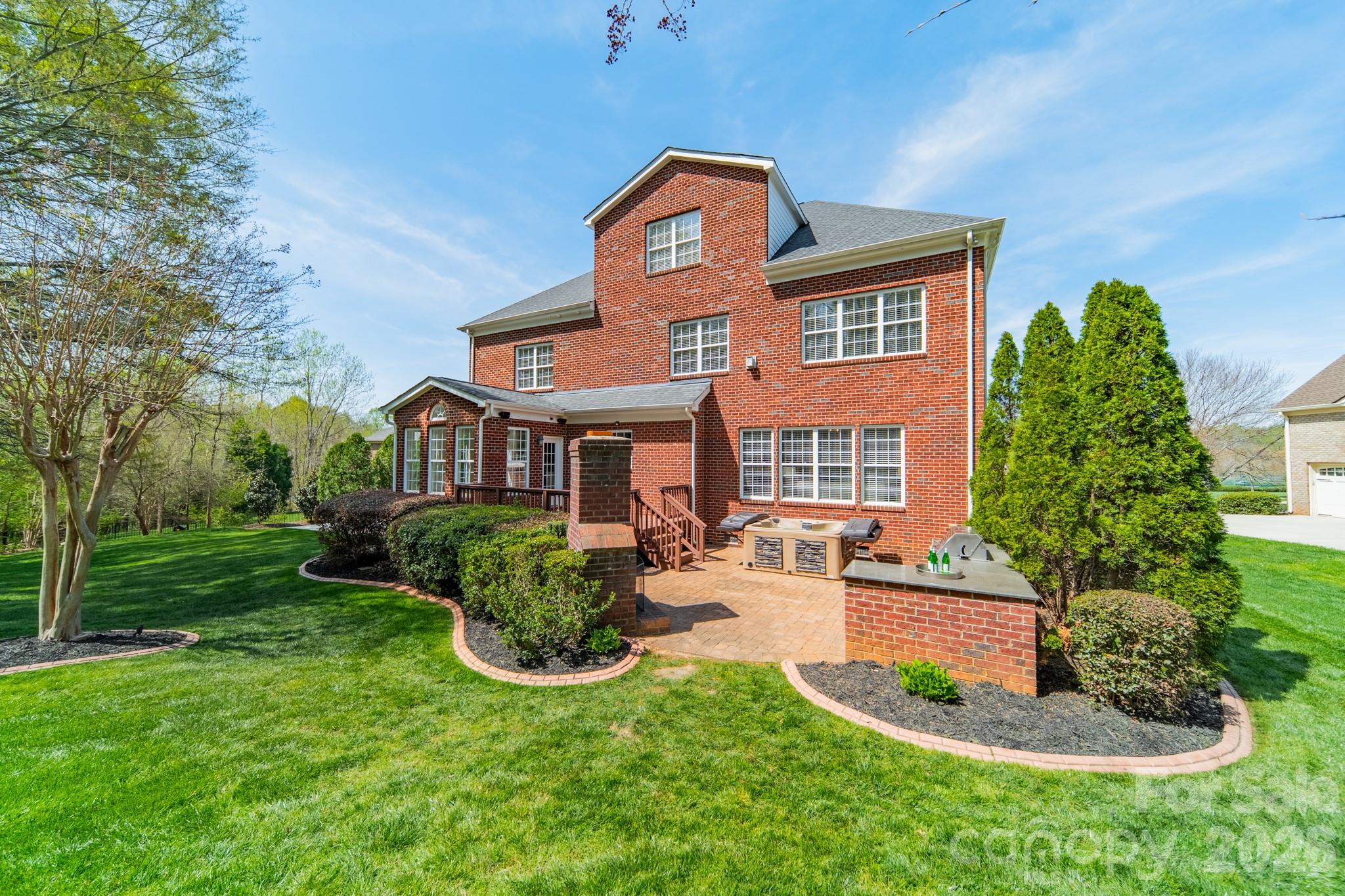 Hollister - Residential