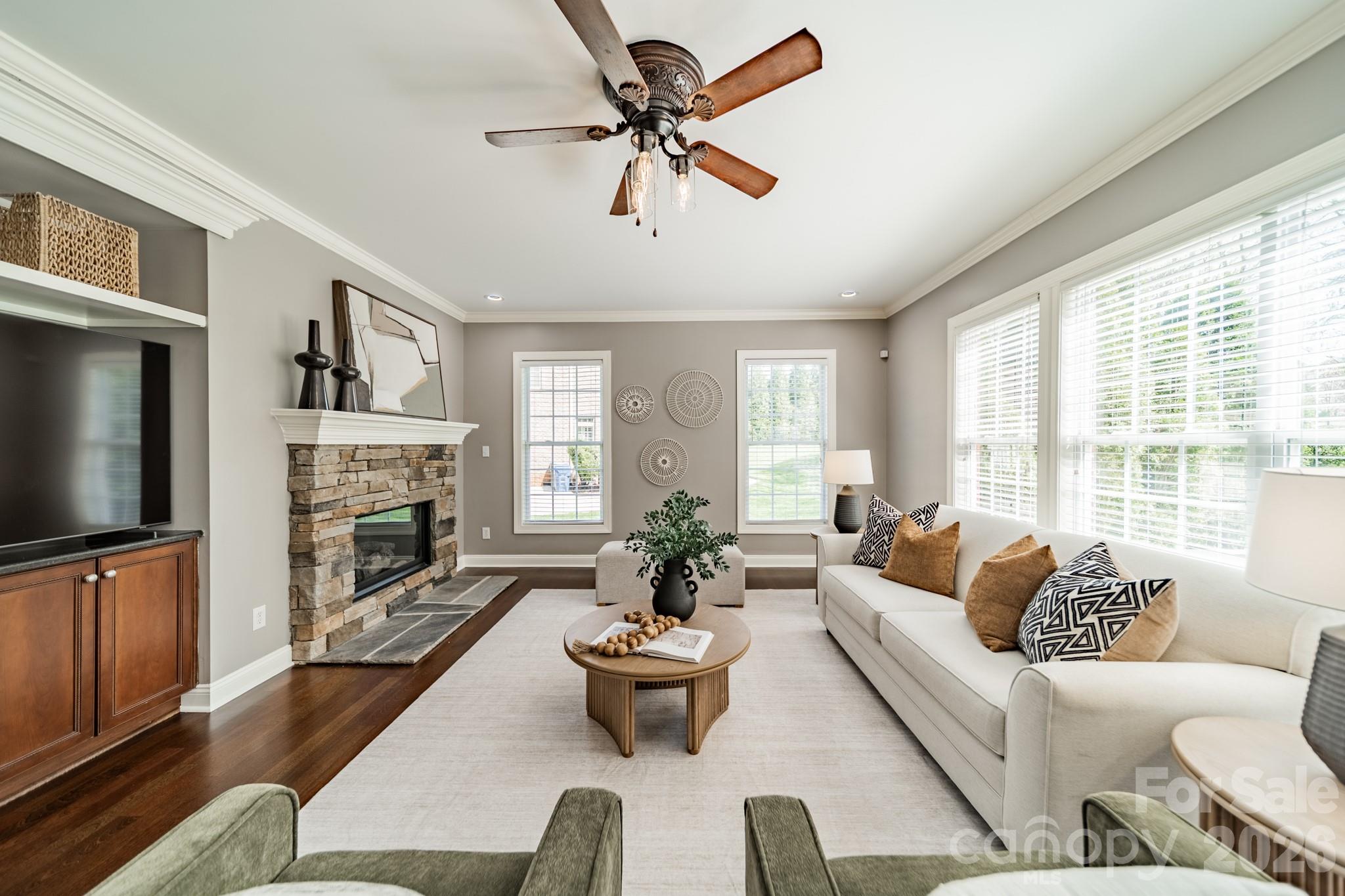 Hollister - Residential