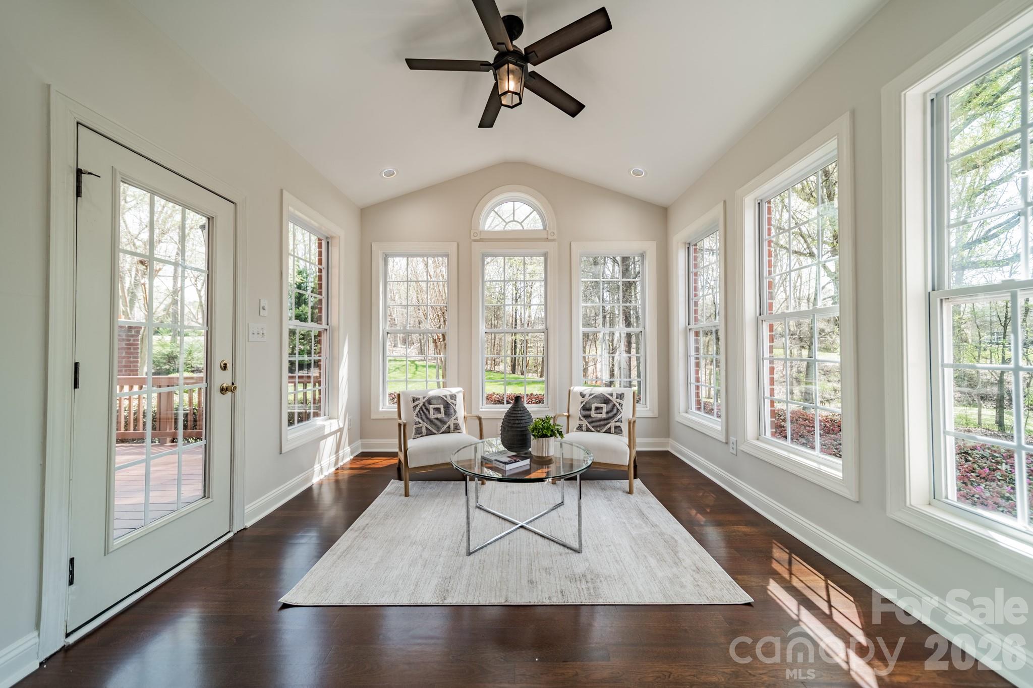 Hollister - Residential