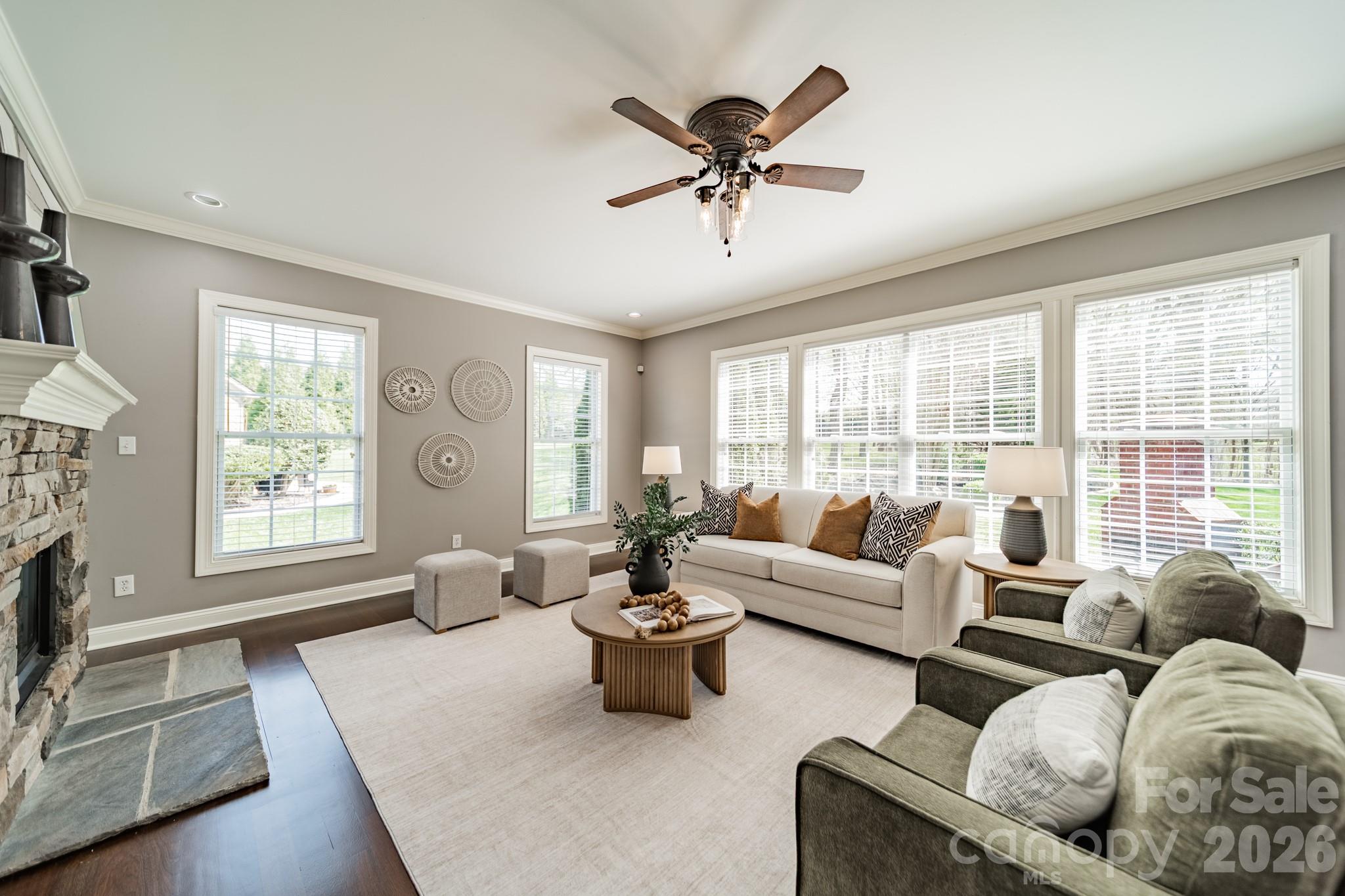 Hollister - Residential