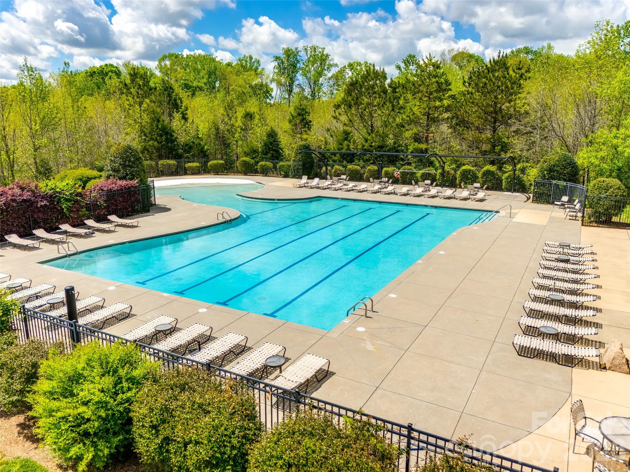 Hollister - Residential