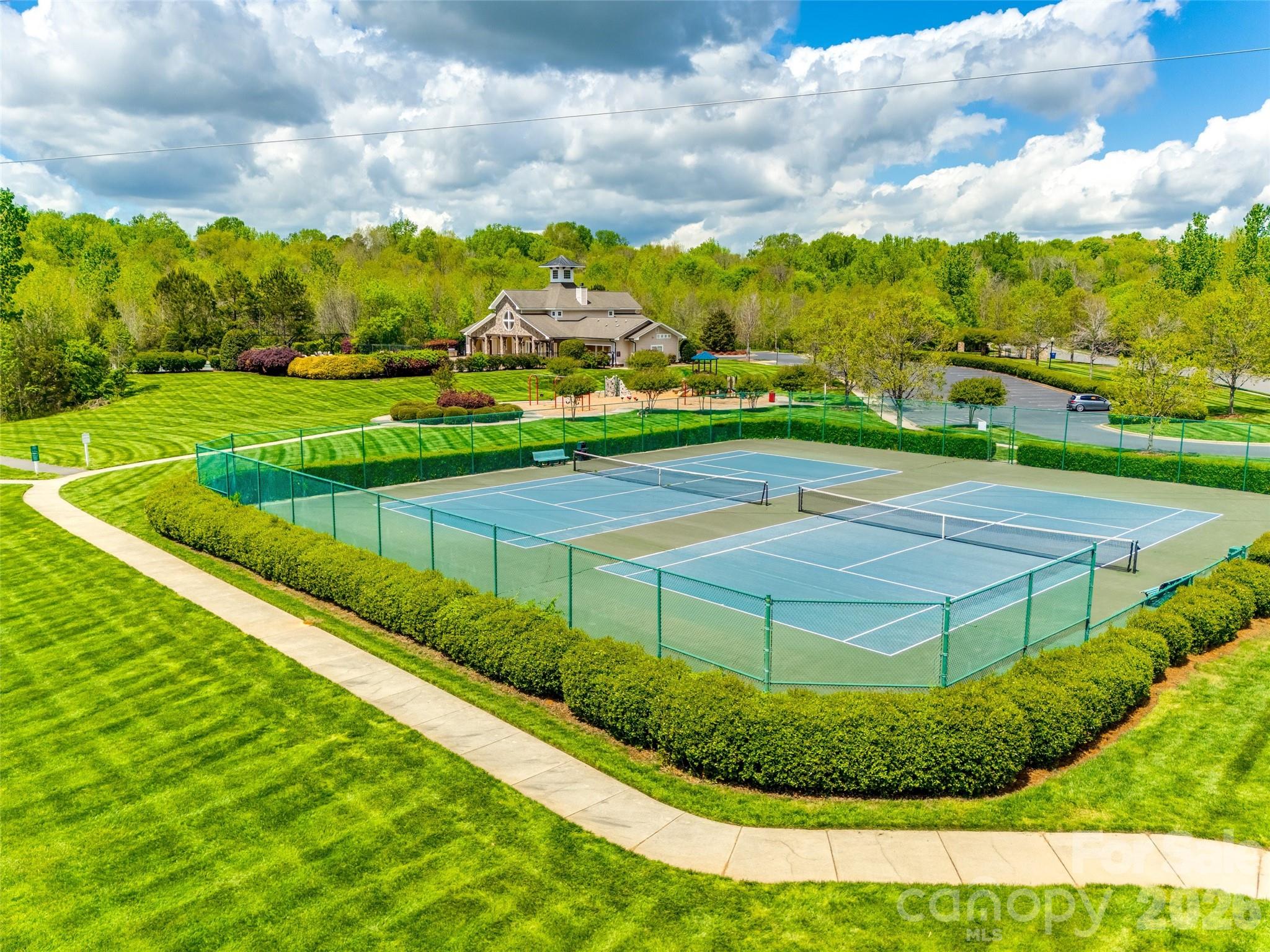 Hollister - Residential