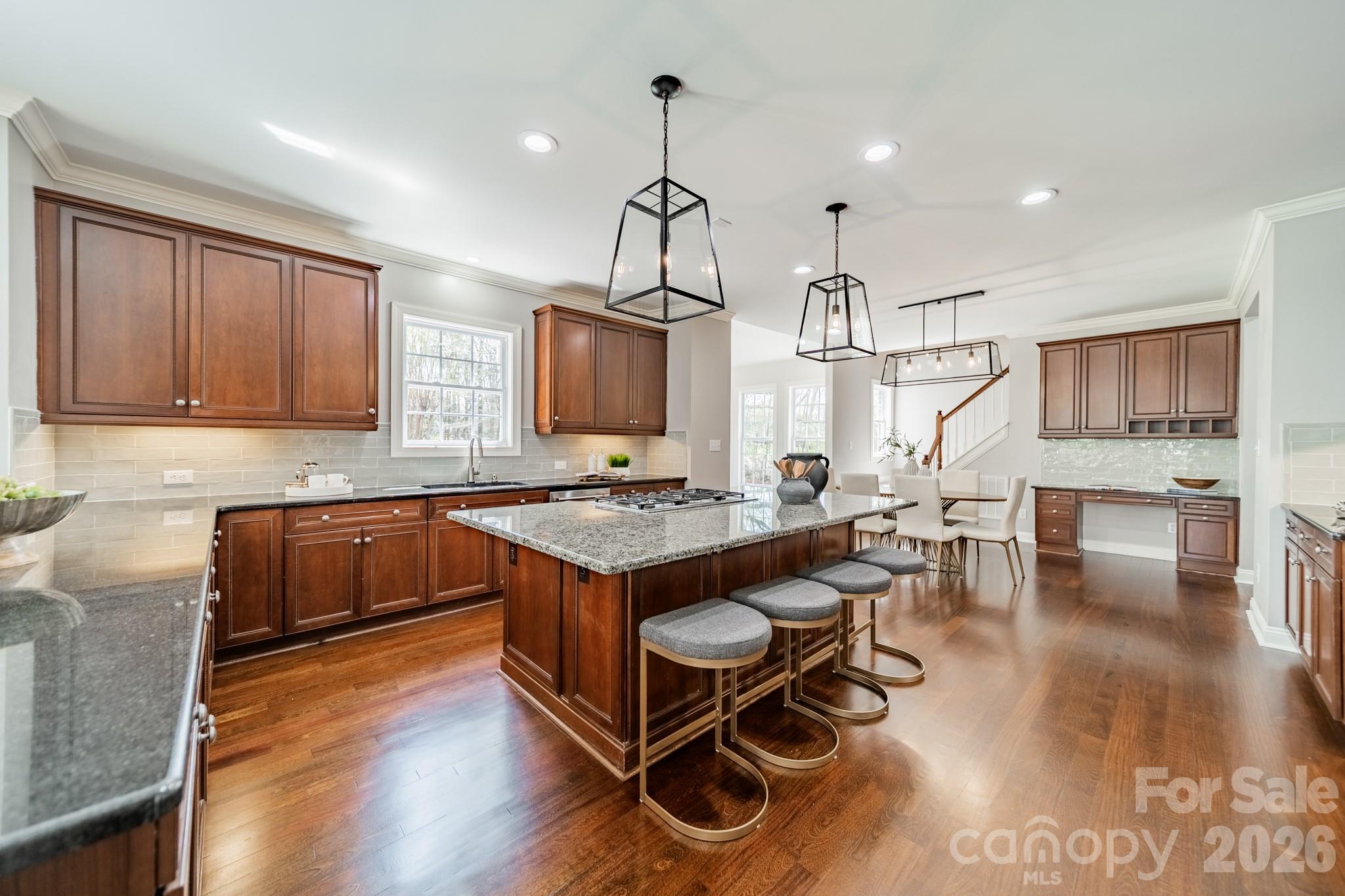 Hollister - Residential