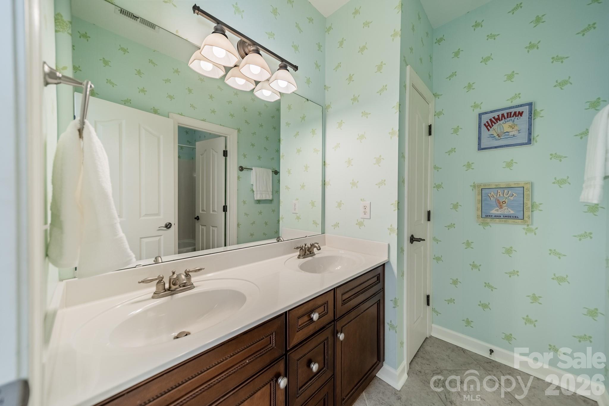 Hollister - Residential