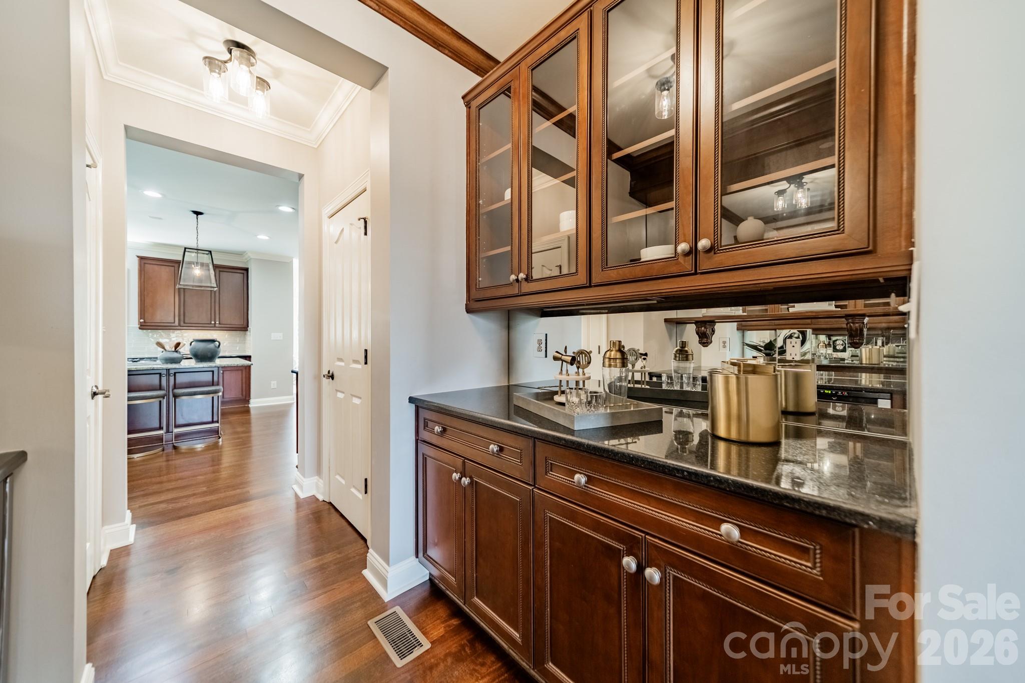 Hollister - Residential