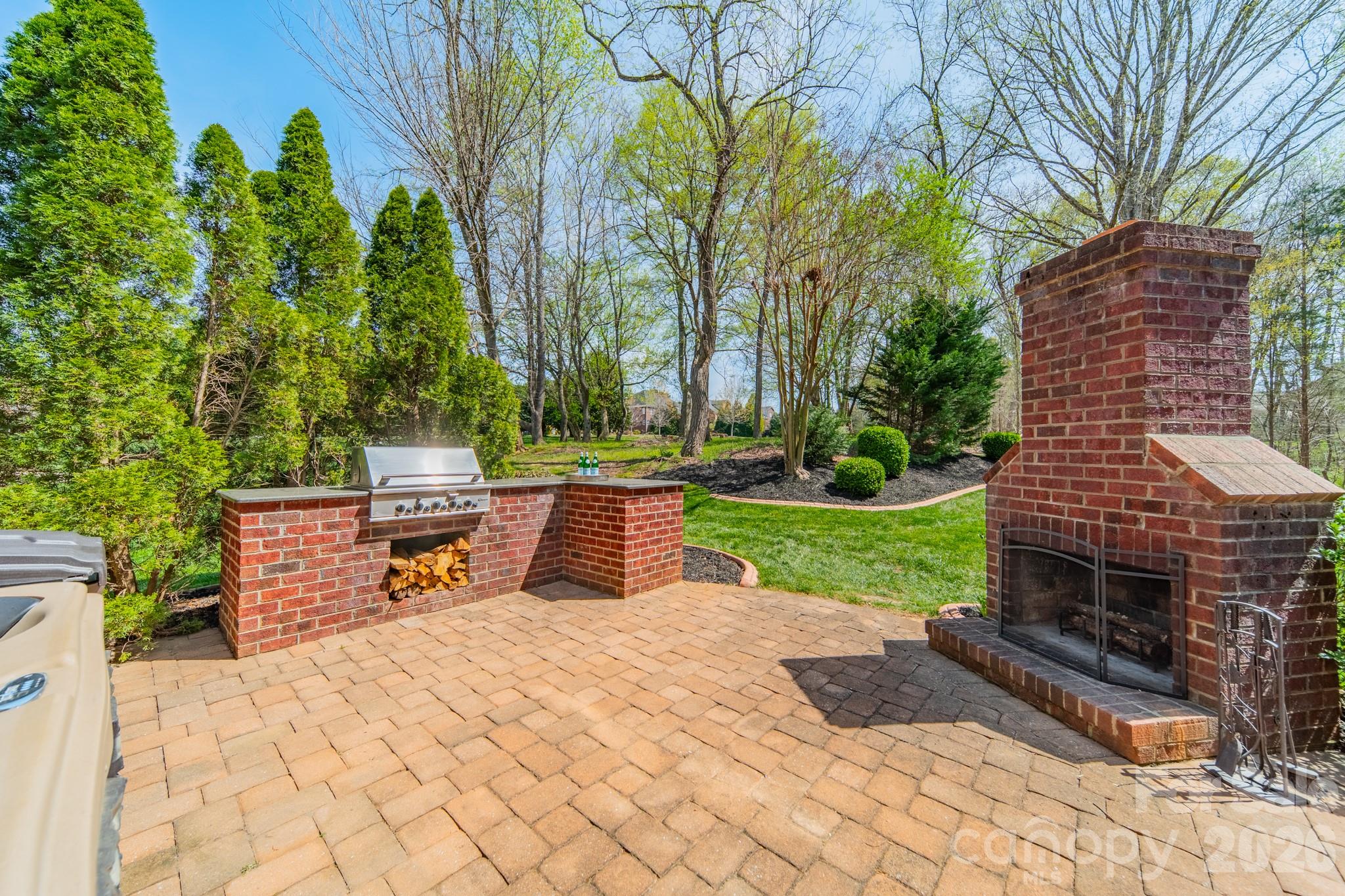 Hollister - Residential