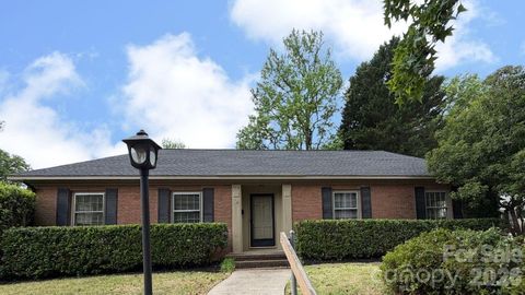 Photo of 7516 Watercrest Road, Charlotte, NC 28210 (MLS # 4375450)