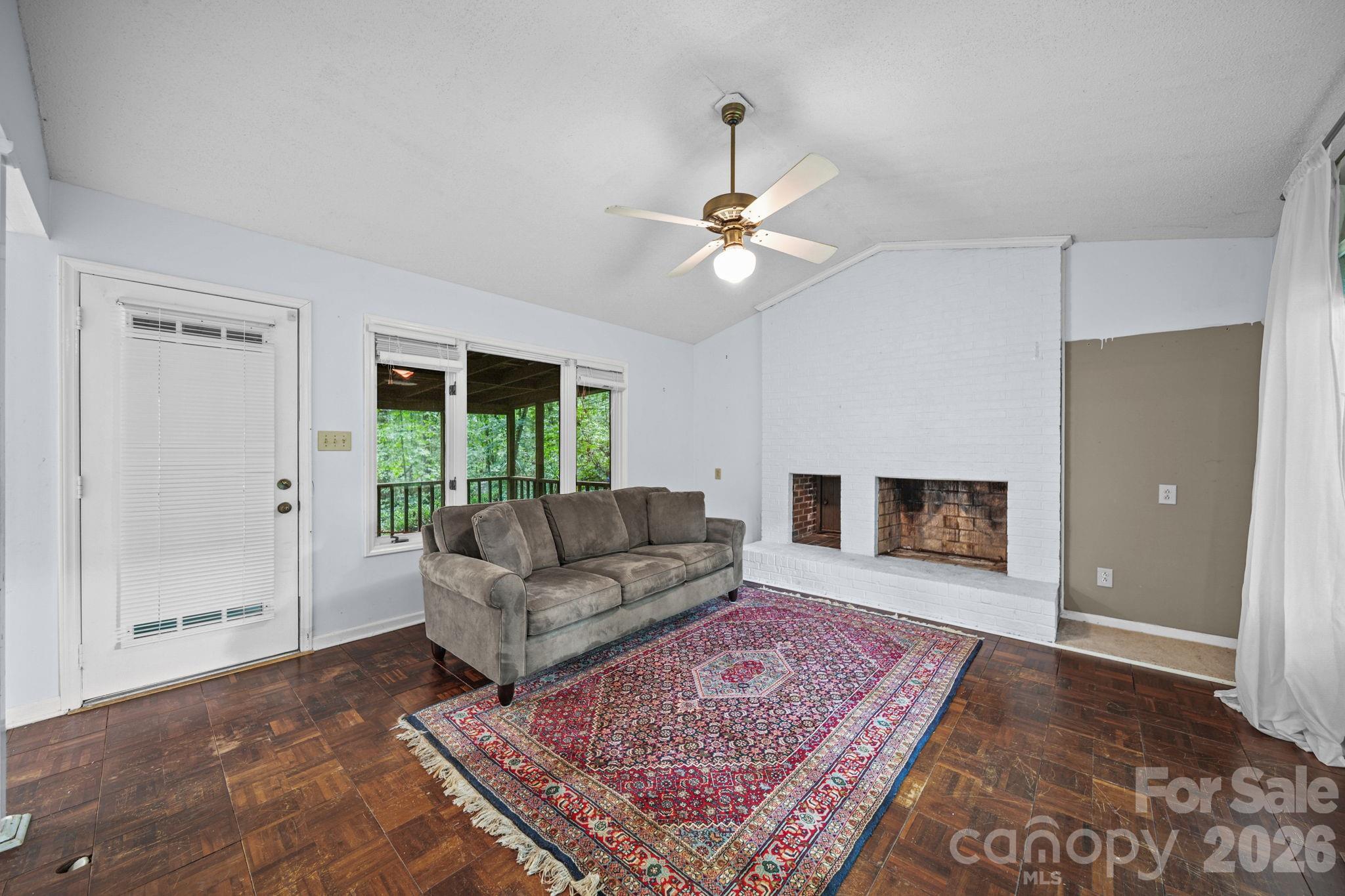 1802 Dogwood Court