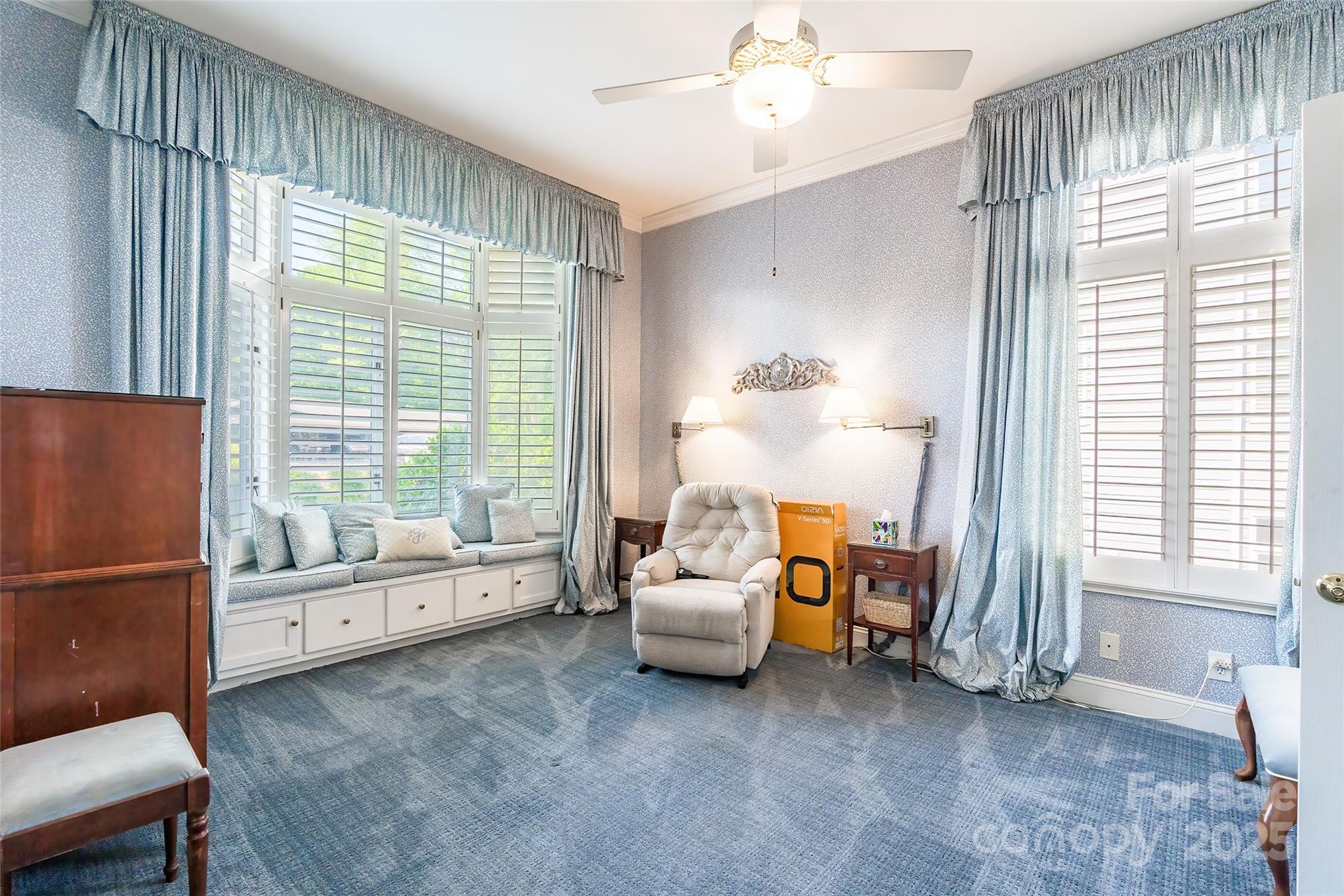 Lake Club - Residential