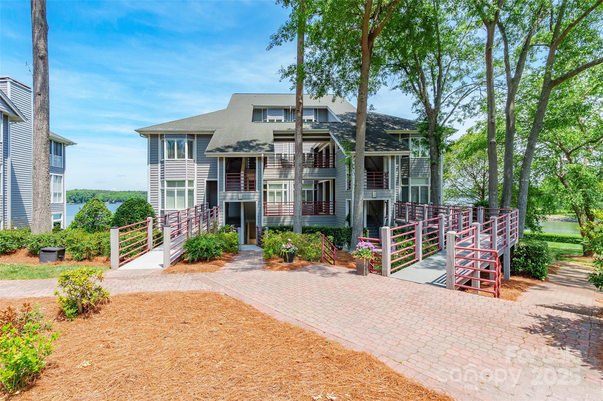 Lake Club - Residential