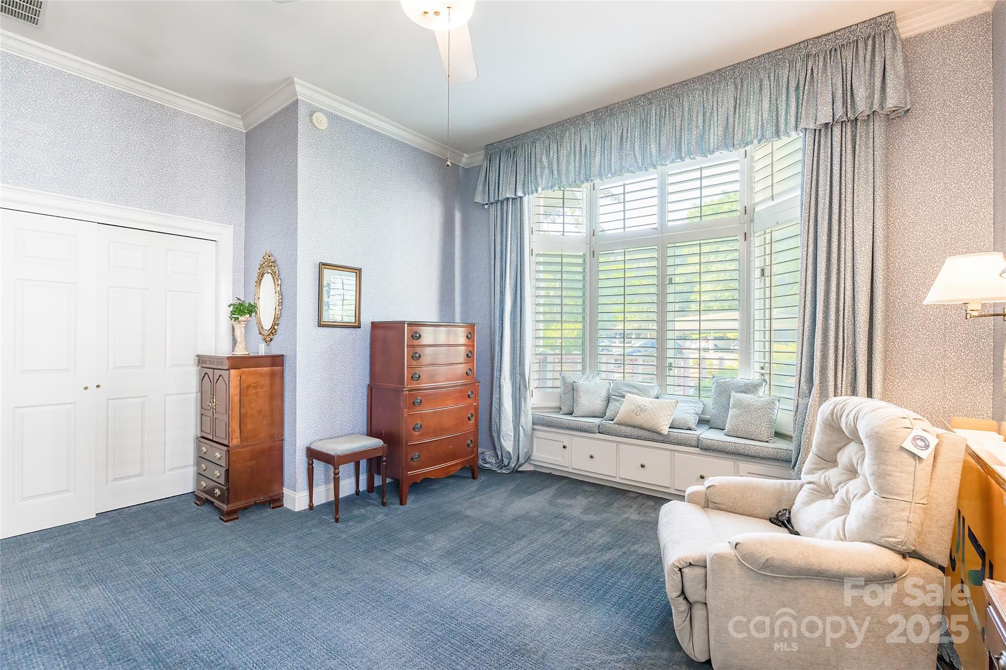 Lake Club - Residential