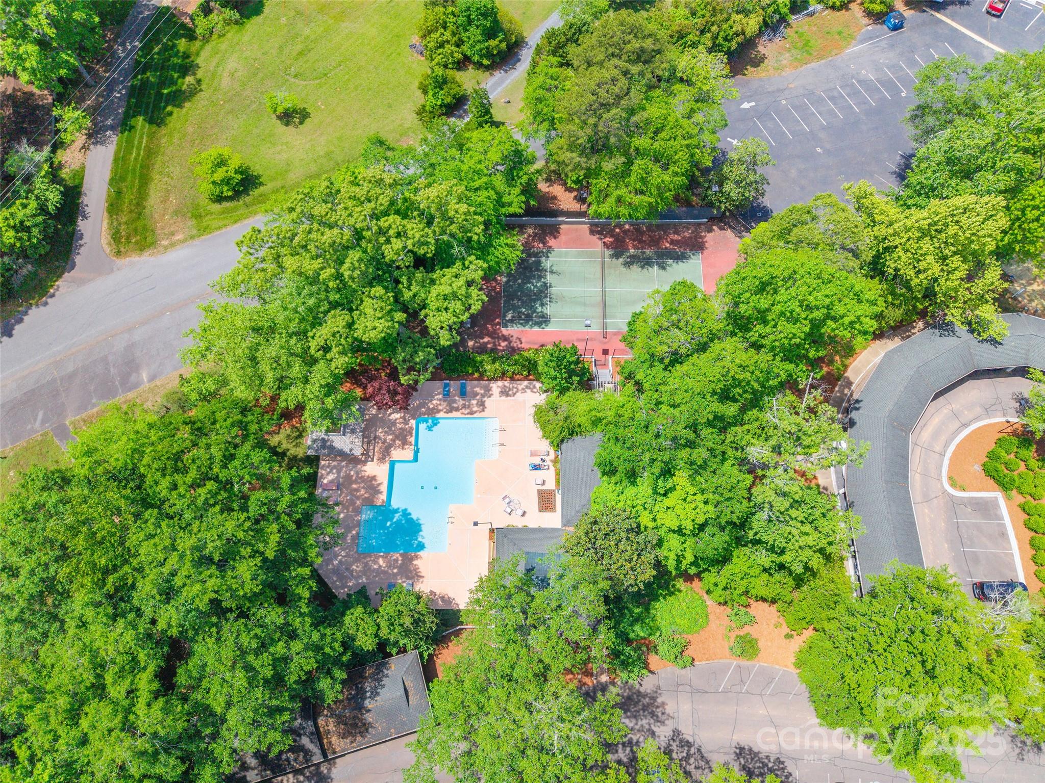 Lake Club - Residential