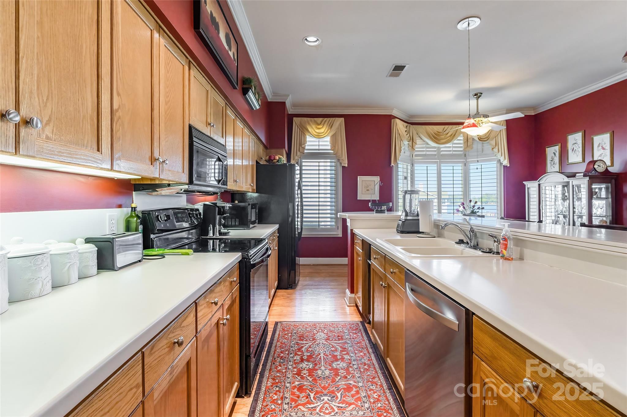 Lake Club - Residential