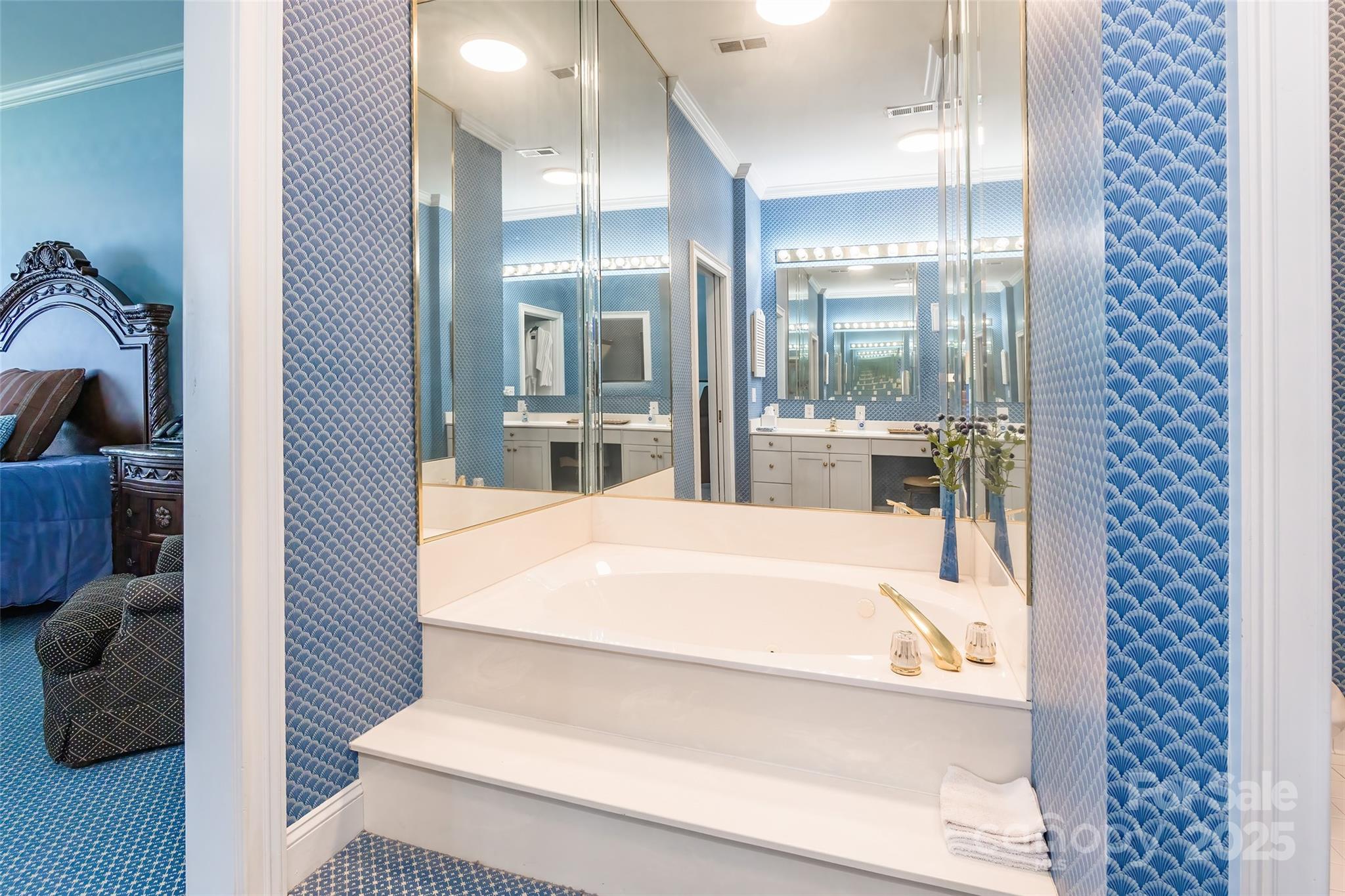 Lake Club - Residential