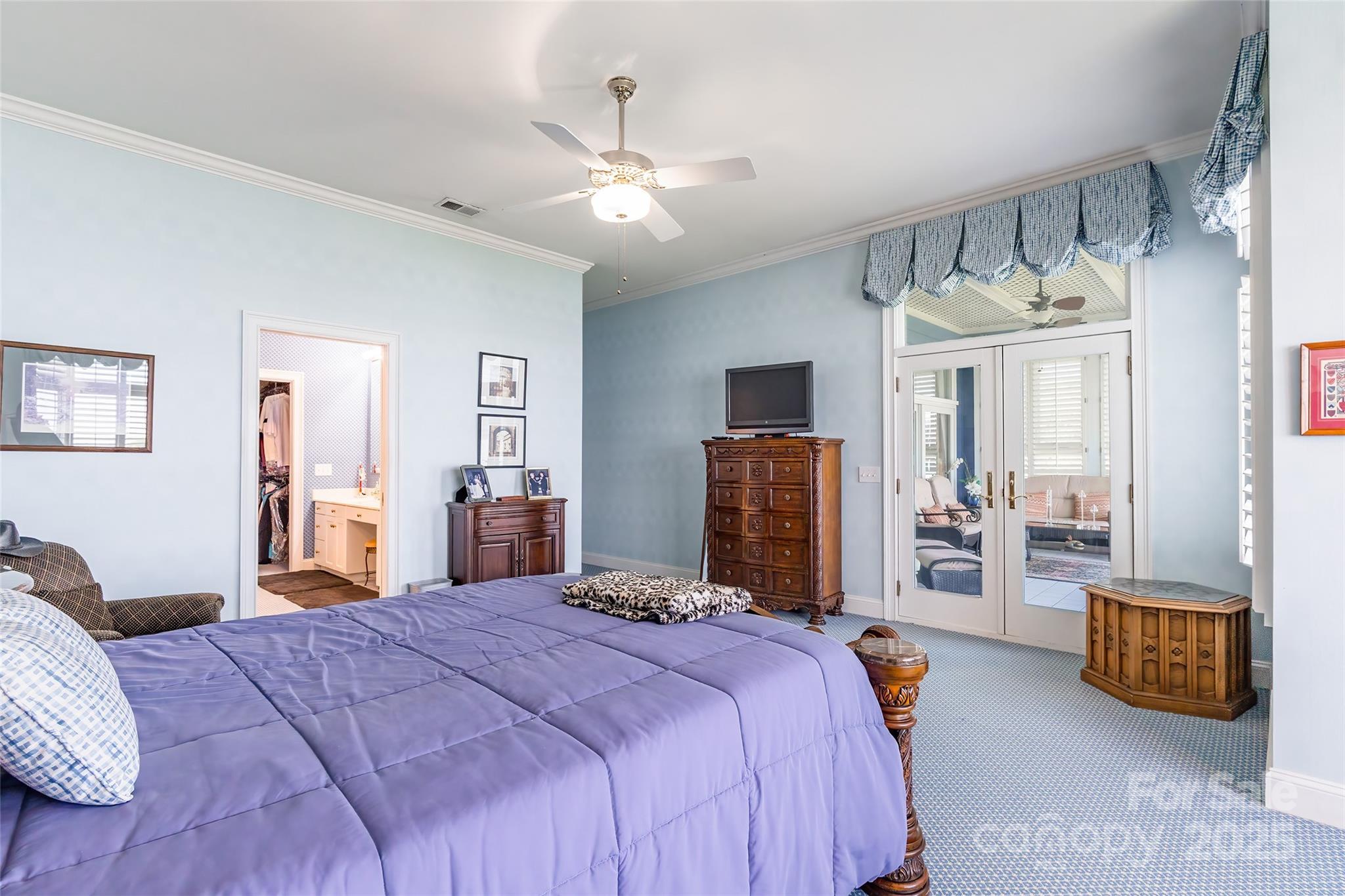 Lake Club - Residential