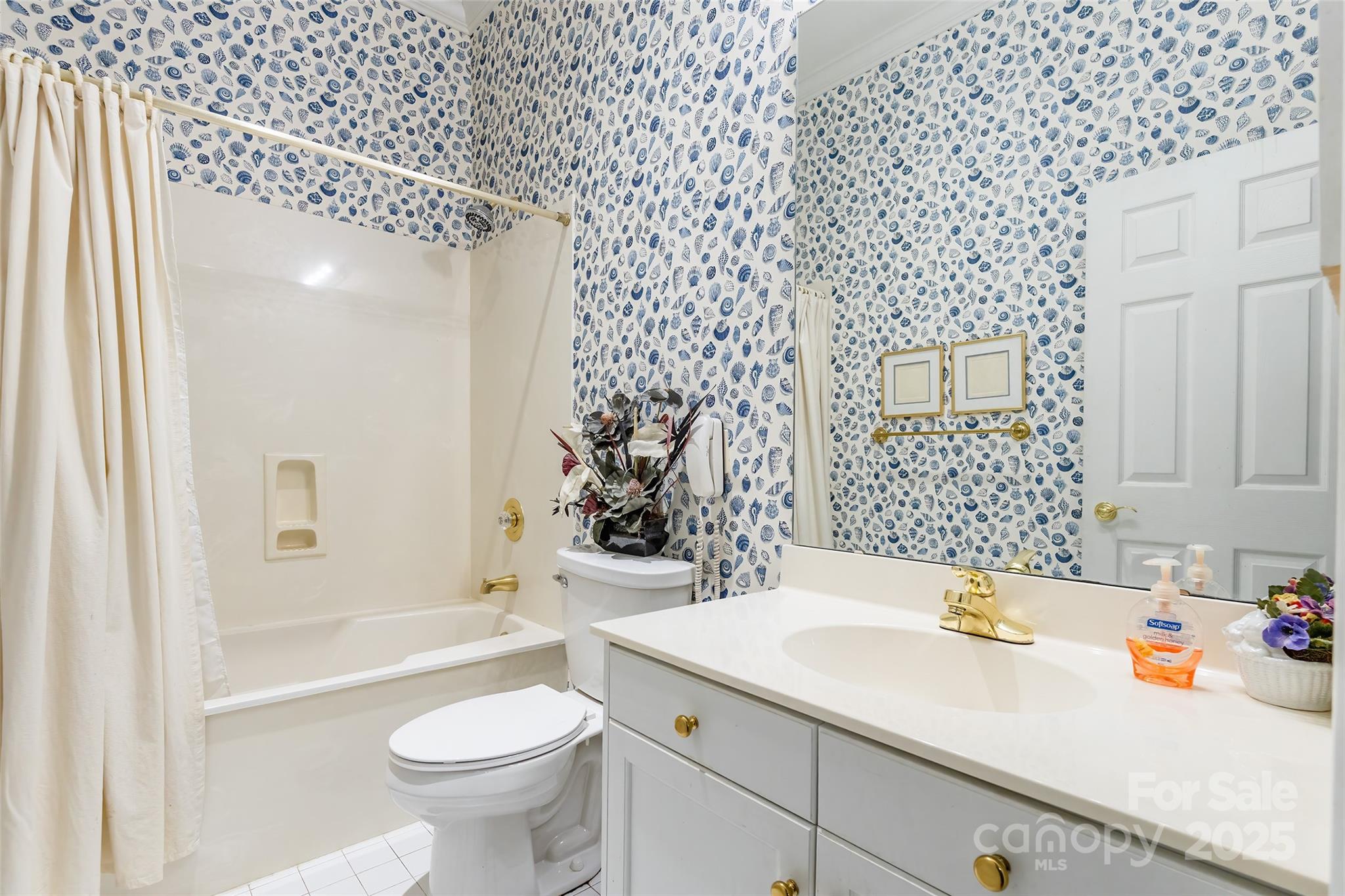 Lake Club - Residential