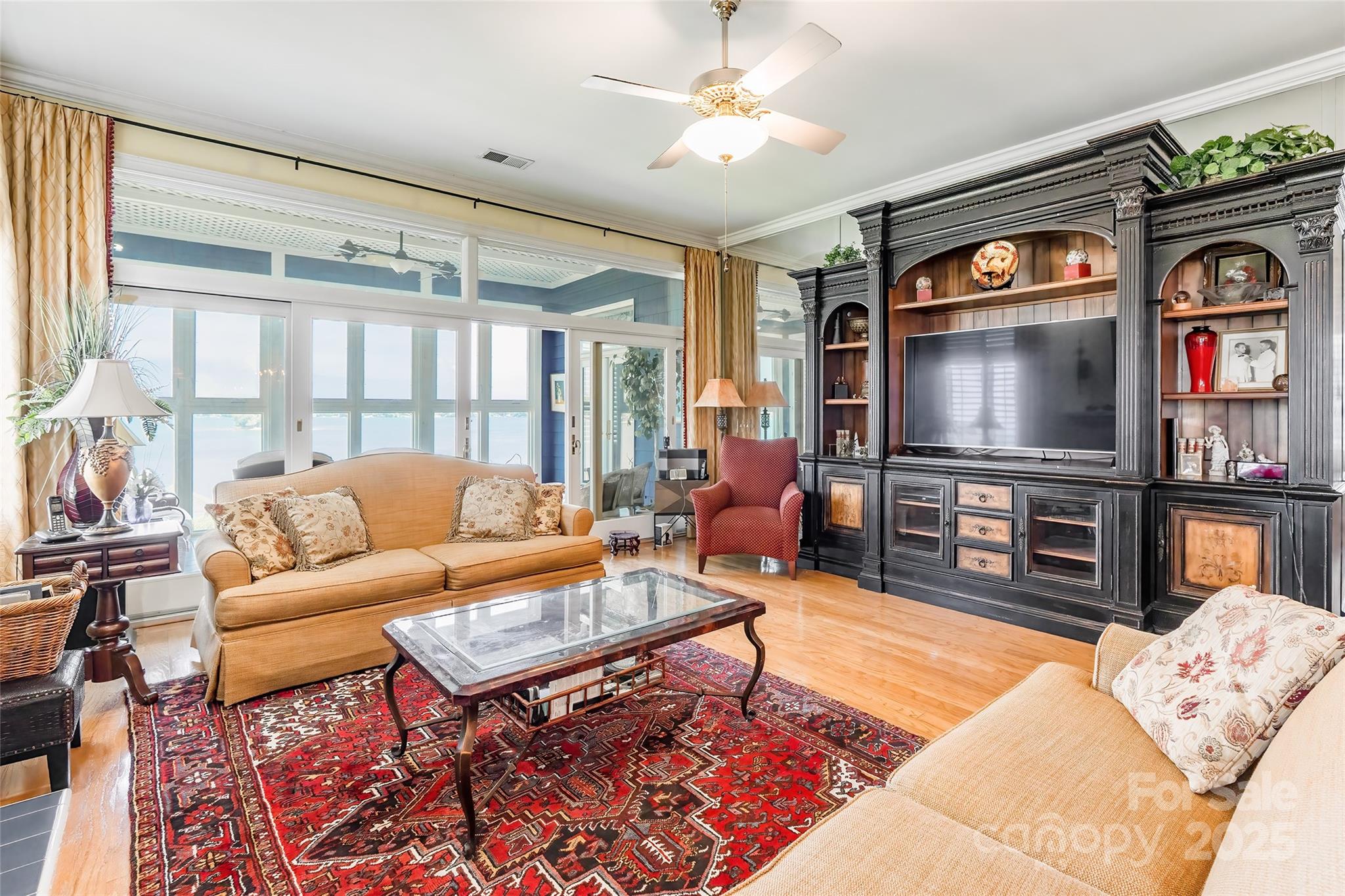 Lake Club - Residential