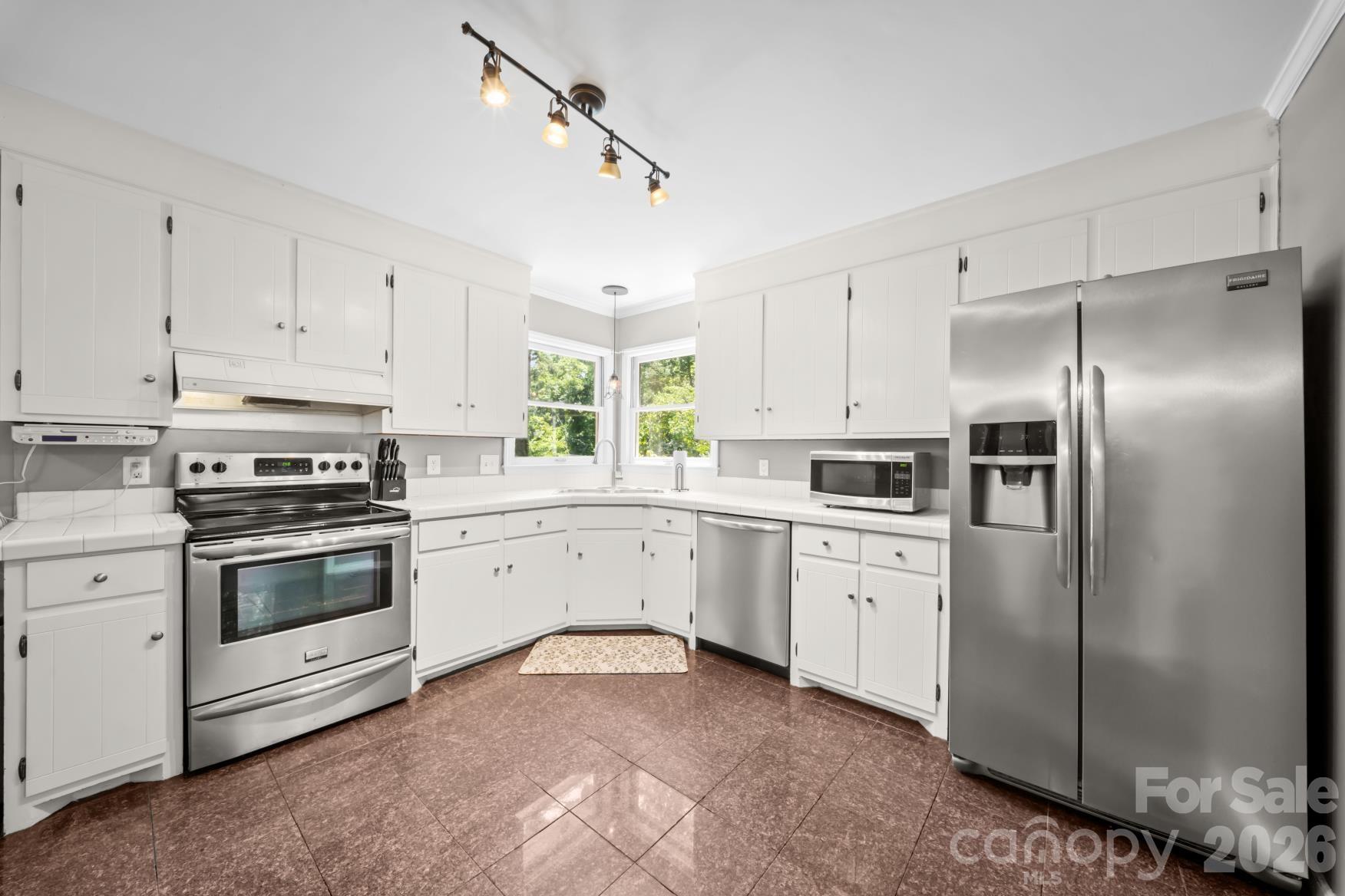 112 Wedgewood Drive