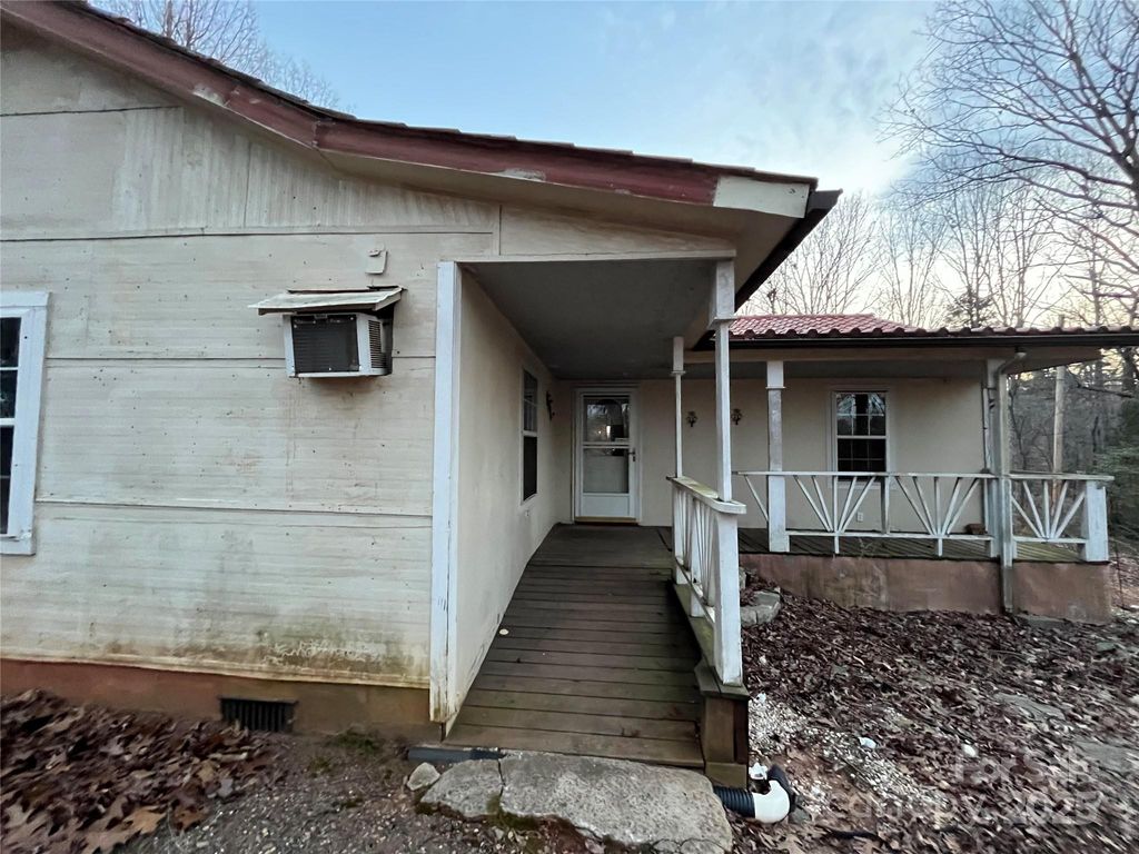 listing image 0