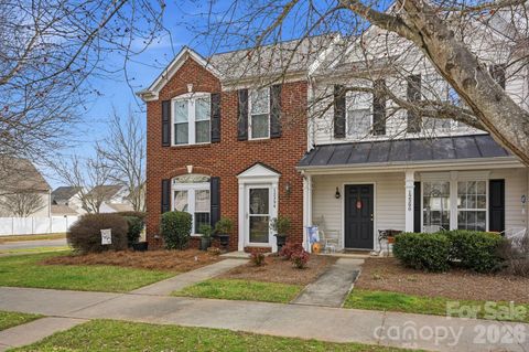 Photo of 12394 Swan Wings Place, Huntersville, NC 28078 (MLS # 4350953)