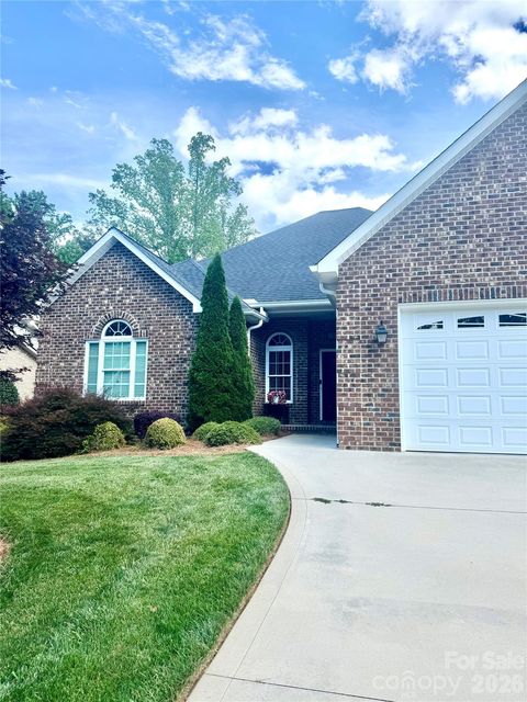 Photo of 7882 Ballentrae Place, Stanley, NC 28164 (MLS # 4388967)