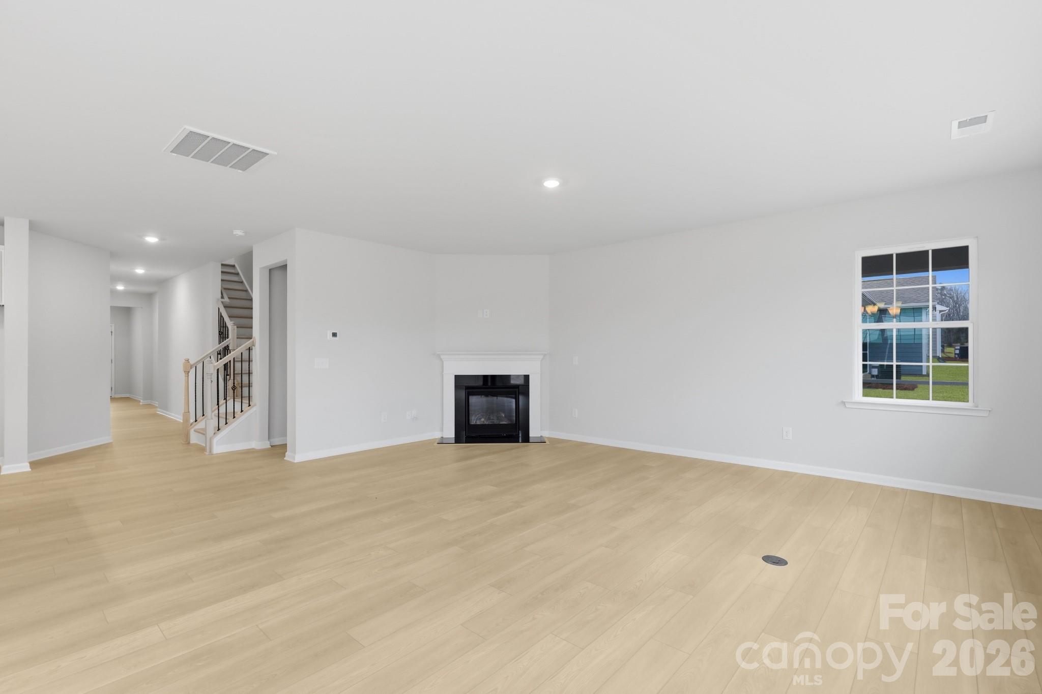 Roselyn - Residential